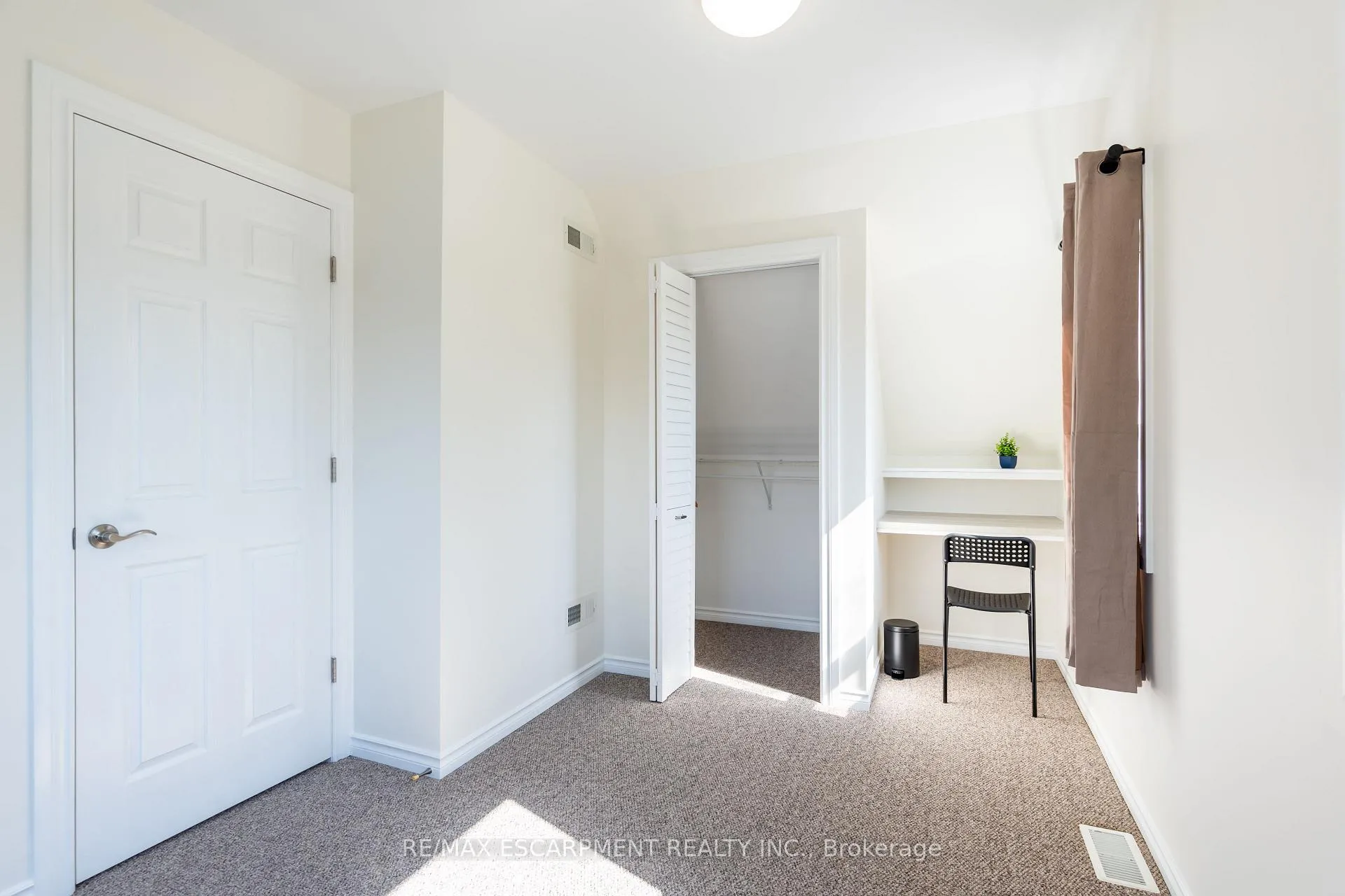Photo 26 of 621 Rosseau Road, Hamilton, Rosedale — HOMEH