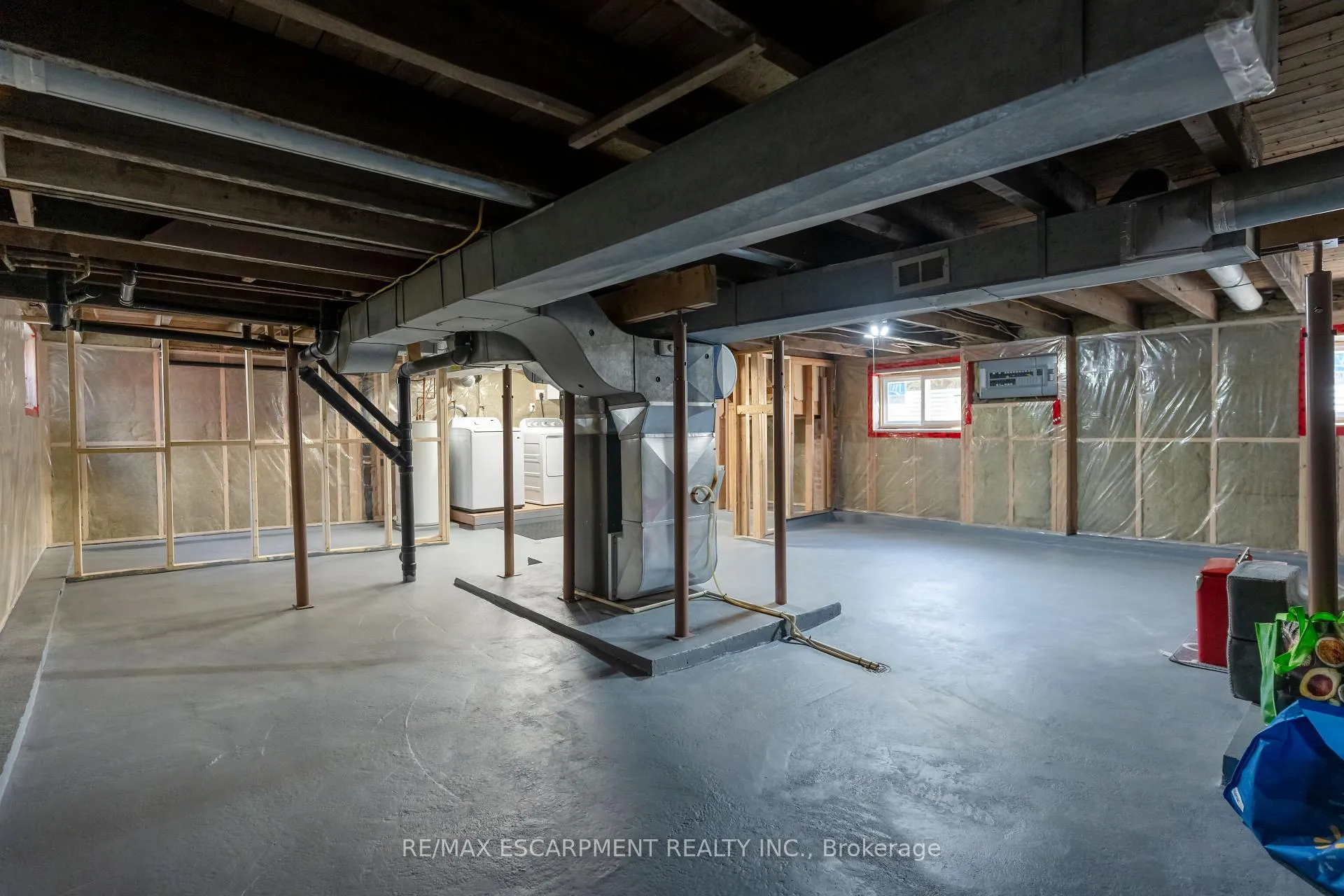 Photo 33 of 621 Rosseau Road, Hamilton, Rosedale — HOMEH