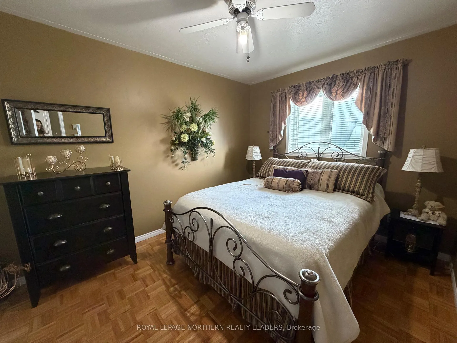 Photo 9 of 364 Eleventh Avenue, Cochrane — HOMEH