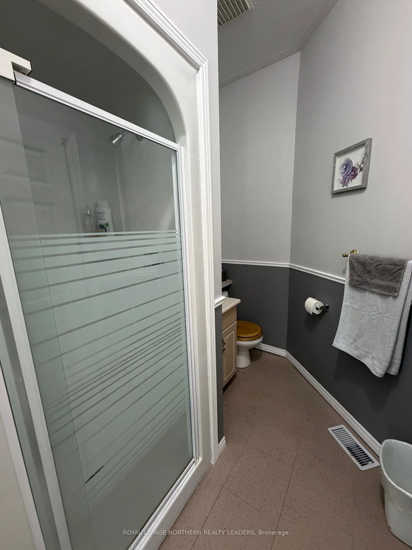 Photo 13 of 364 Eleventh Avenue, Cochrane — HOMEH