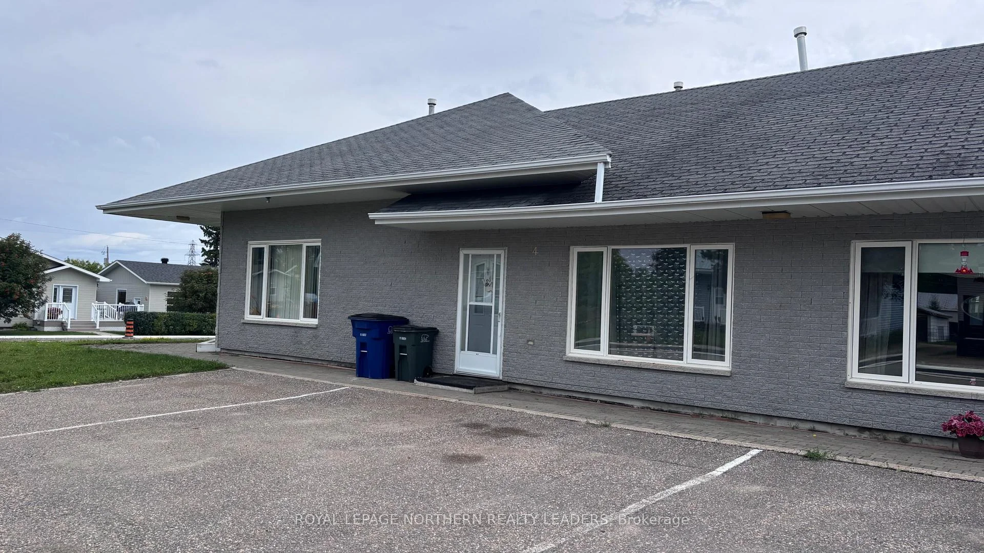 Photo 23 of 364 Eleventh Avenue, Cochrane — HOMEH