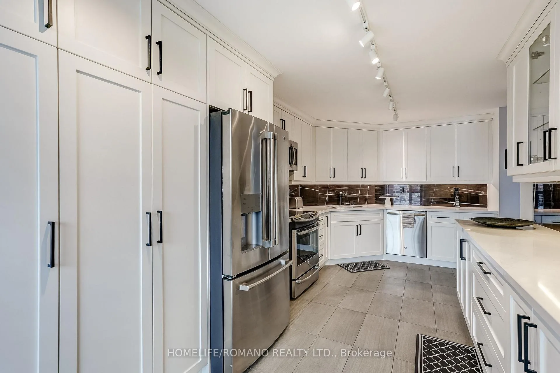 Photo 11 of Unit 508, 1 Clark Avenue W, Vaughan, Crestwood-Springfarm-Yorkhill — HOMEH