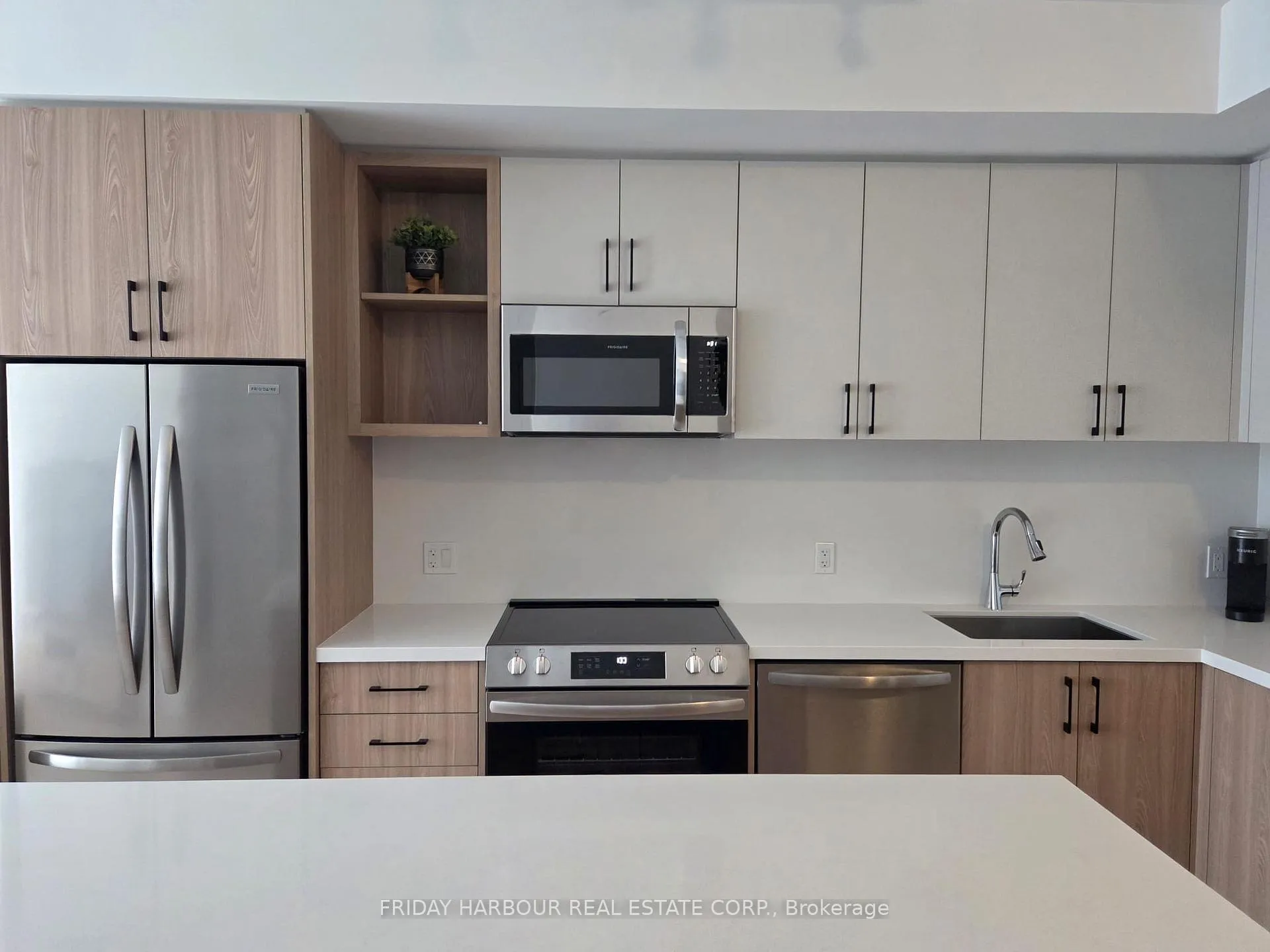 Front of Unit 222, 333 Sunseeker Avenue