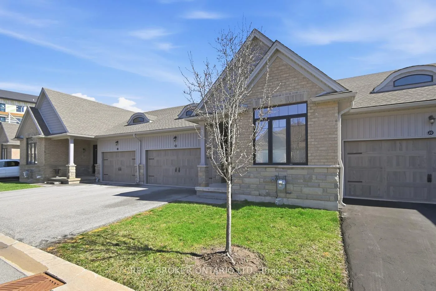 Photo 2 of 18 Borden Trail, Welland, Prince Charles — HOMEH