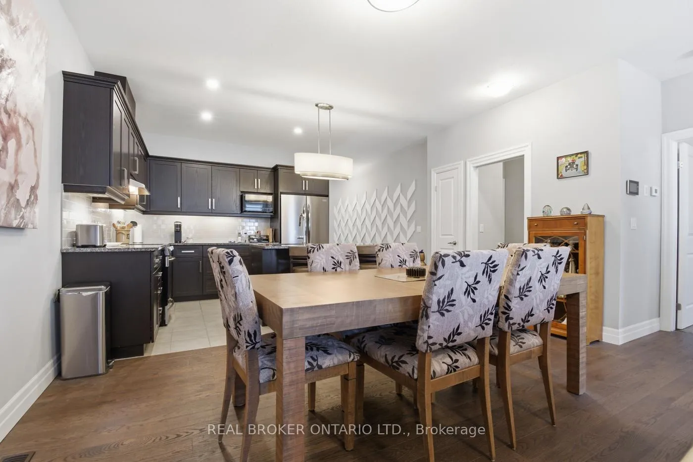 Photo 15 of 18 Borden Trail, Welland, Prince Charles — HOMEH