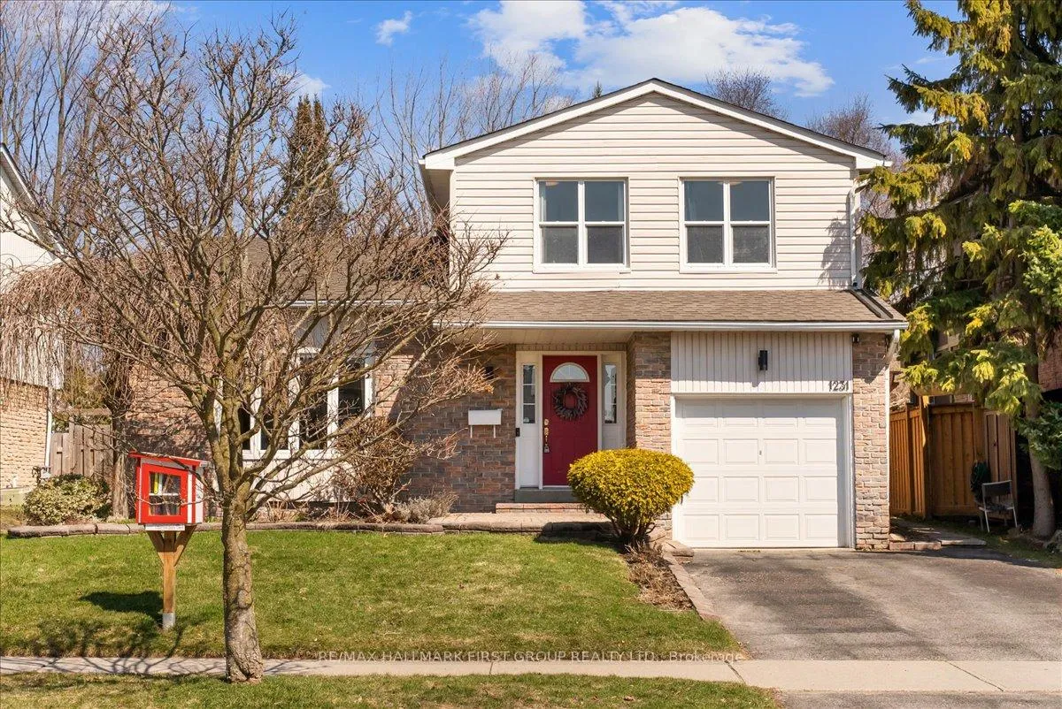 Photo 36 of 1231 Canborough Crescent, Pickering, Liverpool — HOMEH