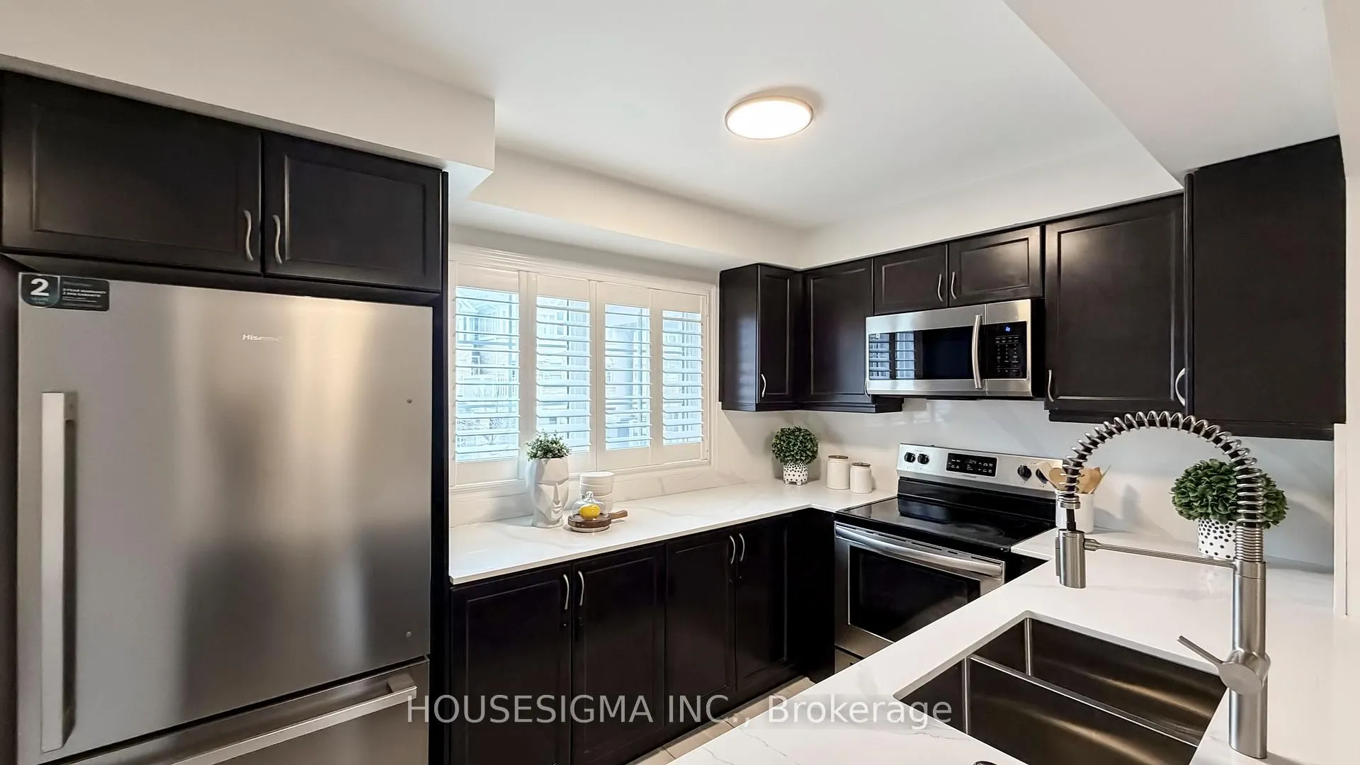 Photo 11 of 1097 Silk Street, Pickering, Rural Pickering — HOMEH