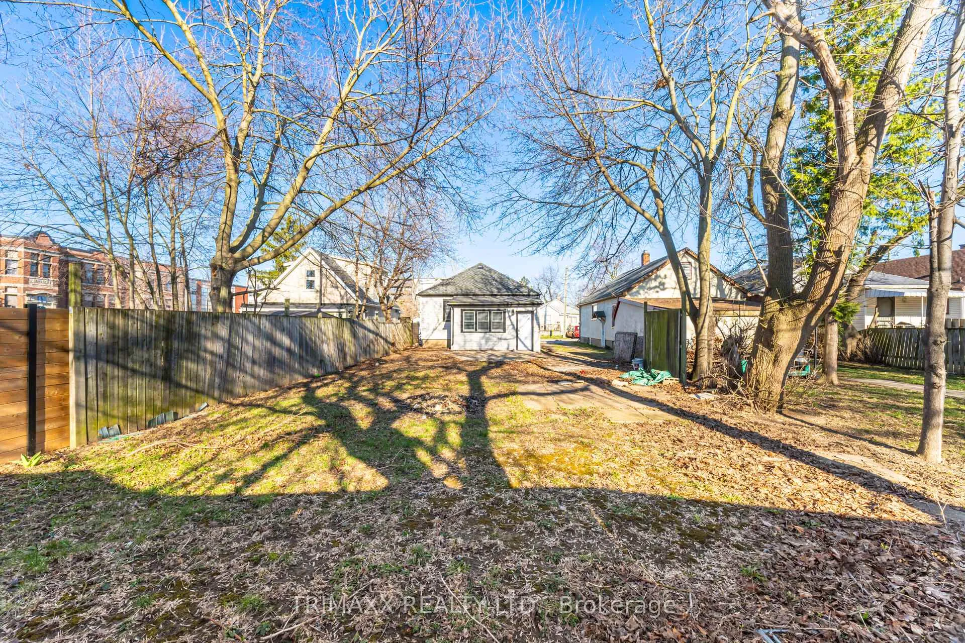 Photo 42 of 21 Prince Street, St. Catharines, E. Chester — HOMEH