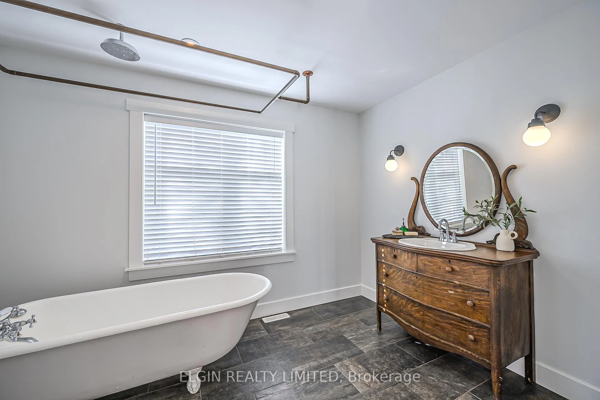 Photo 32 of 39349 Fingal Line, Southwold, Rural Southwold — HOMEH