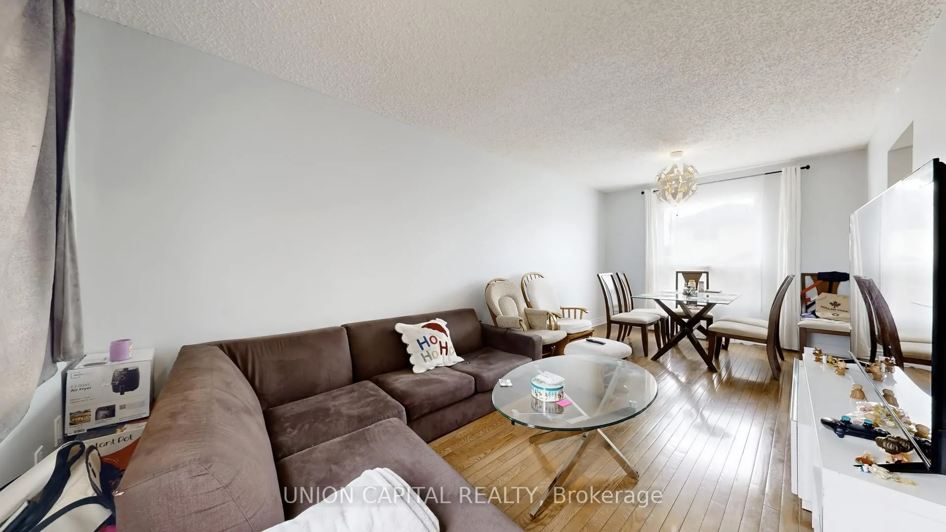 Photo 3 of 142 Wright Crescent, Ajax, Central — HOMEH