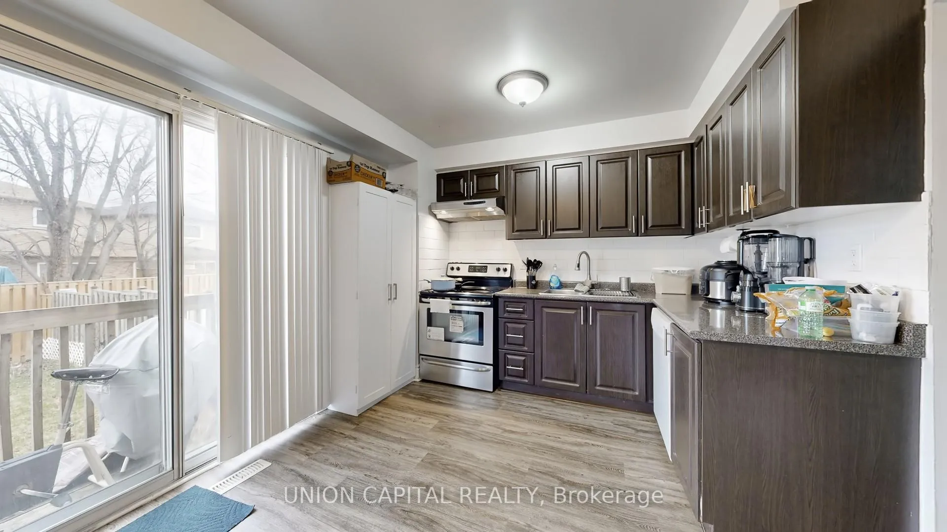 Photo 5 of 142 Wright Crescent, Ajax, Central — HOMEH