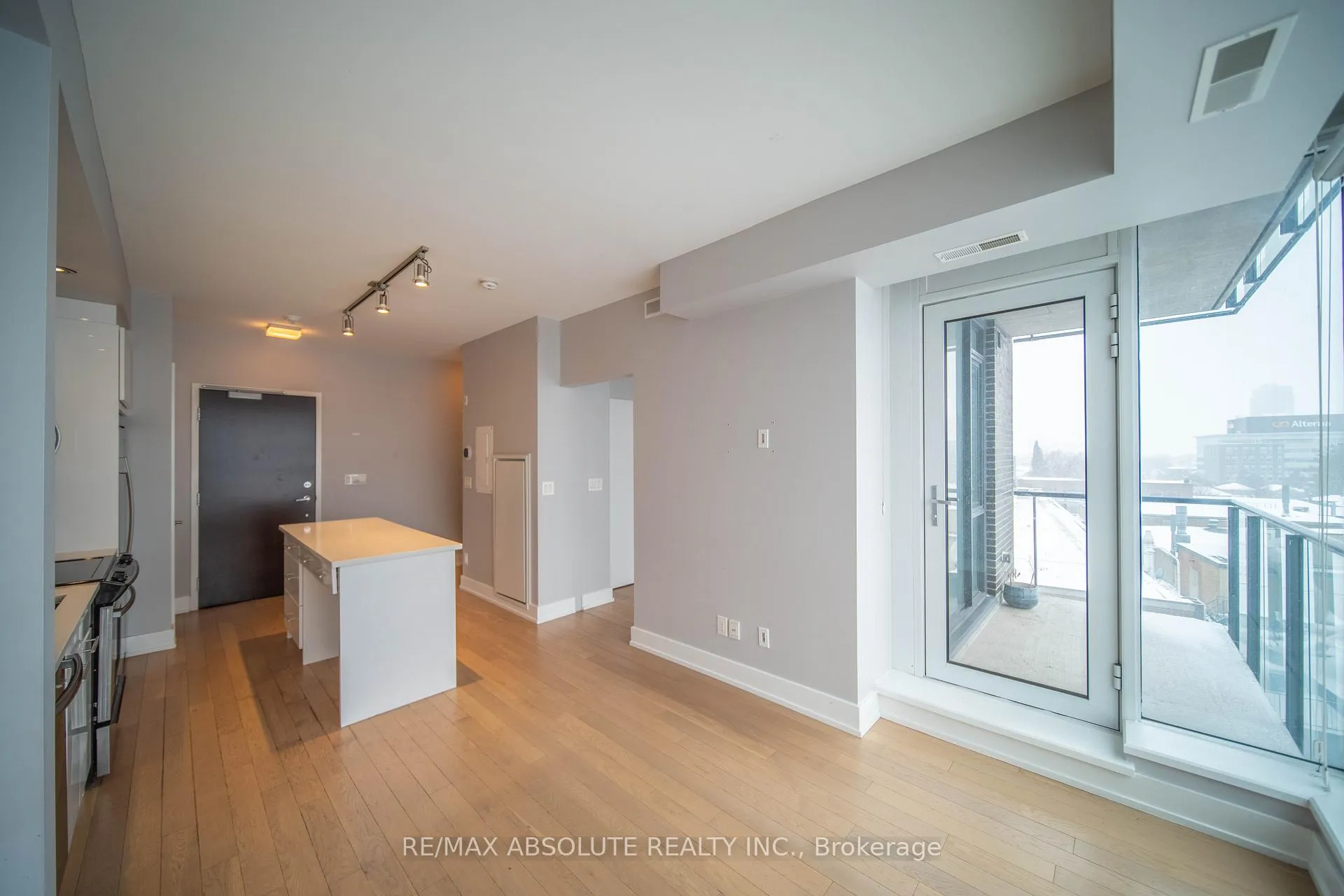 Photo 11 of Unit 607, 360 Patricia Avenue, Ottawa, Westboro South — HOMEH