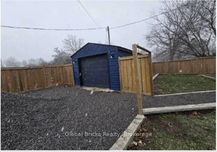 Photo 3 of 53 Lane Crescent, Belleville, Belleville Ward — HOMEH