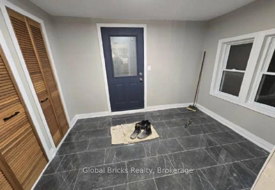 Photo 4 of 53 Lane Crescent, Belleville, Belleville Ward — HOMEH