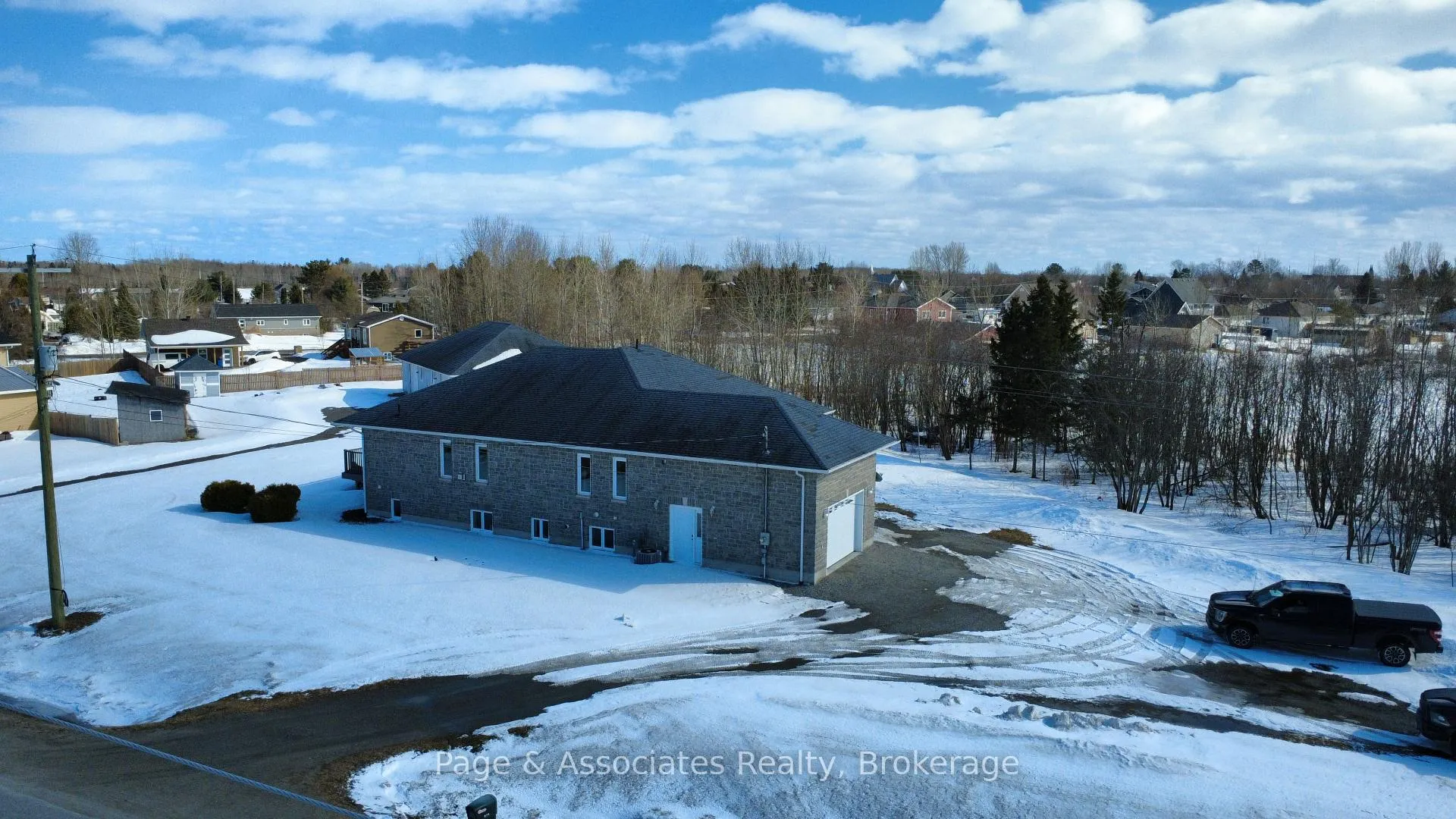 Photo 5 of 976 Levac Road, West Nipissing, Cache Bay — HOMEH