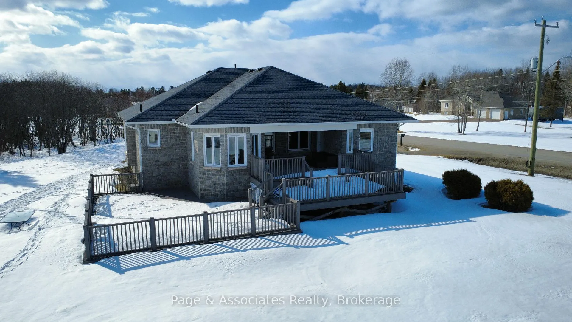 Photo 8 of 976 Levac Road, West Nipissing, Cache Bay — HOMEH