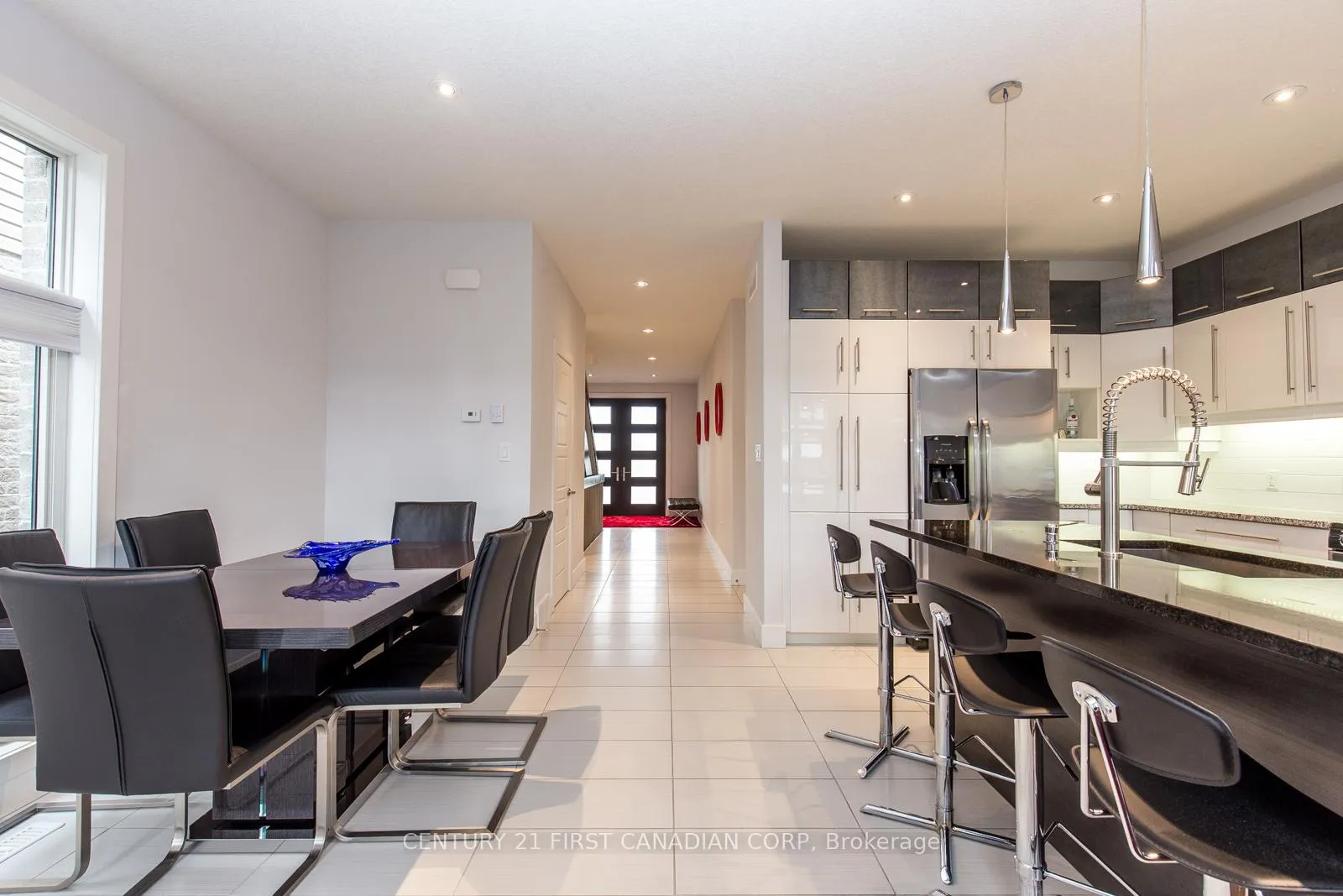Photo 7 of 962 Moy Crescent, London, North E — HOMEH