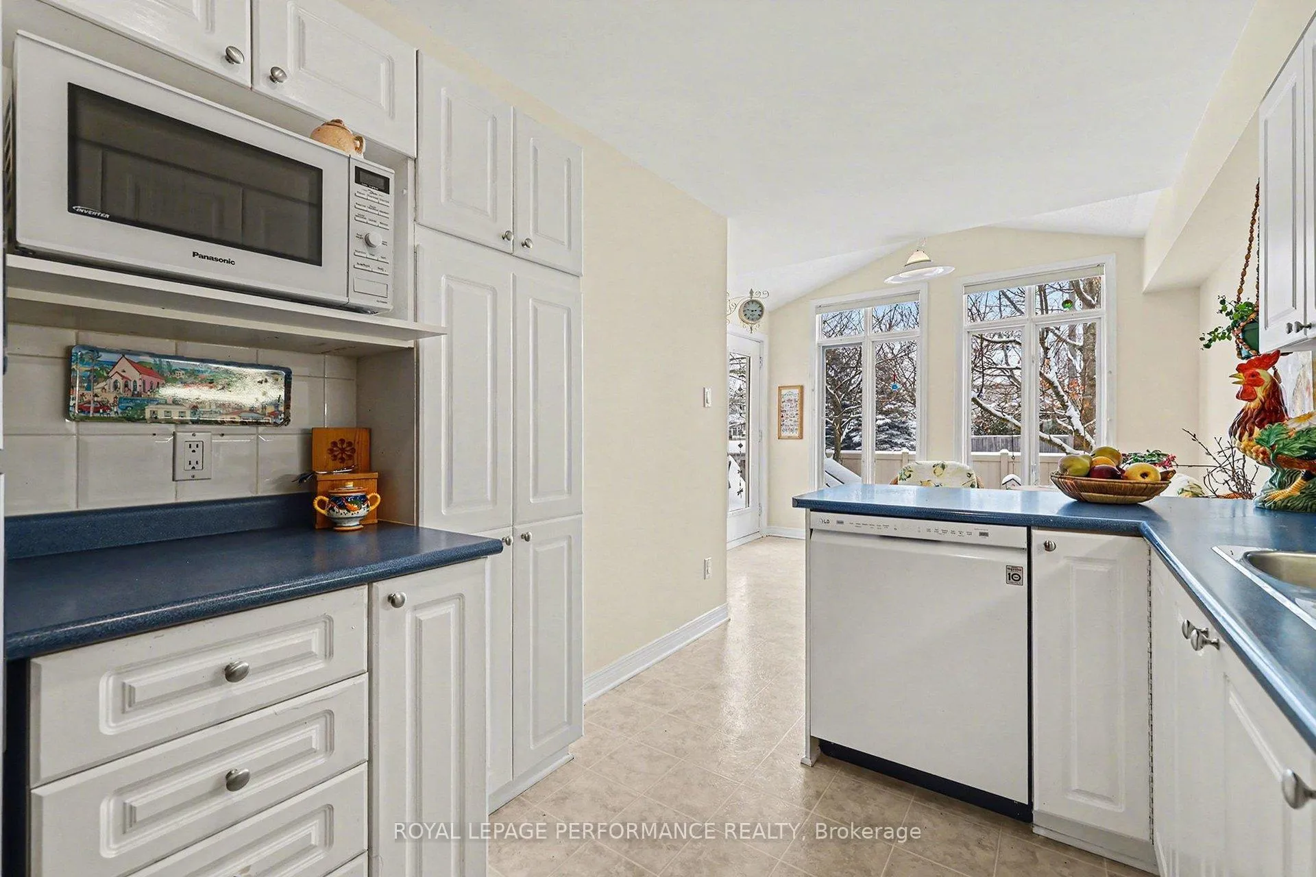 Photo 13 of 214 Windhurst Drive, Ottawa, Barrhaven East — HOMEH