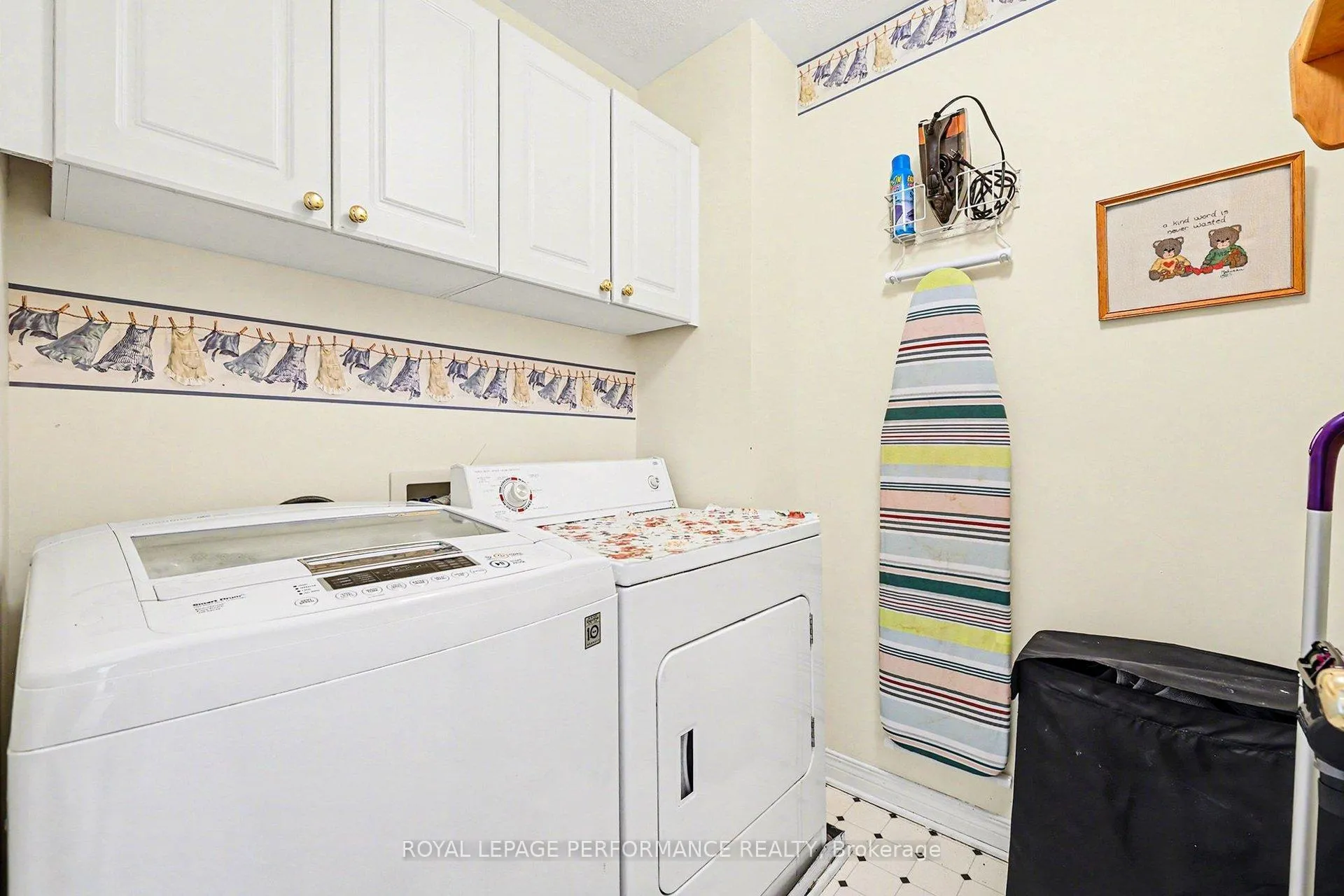 Photo 26 of 214 Windhurst Drive, Ottawa, Barrhaven East — HOMEH