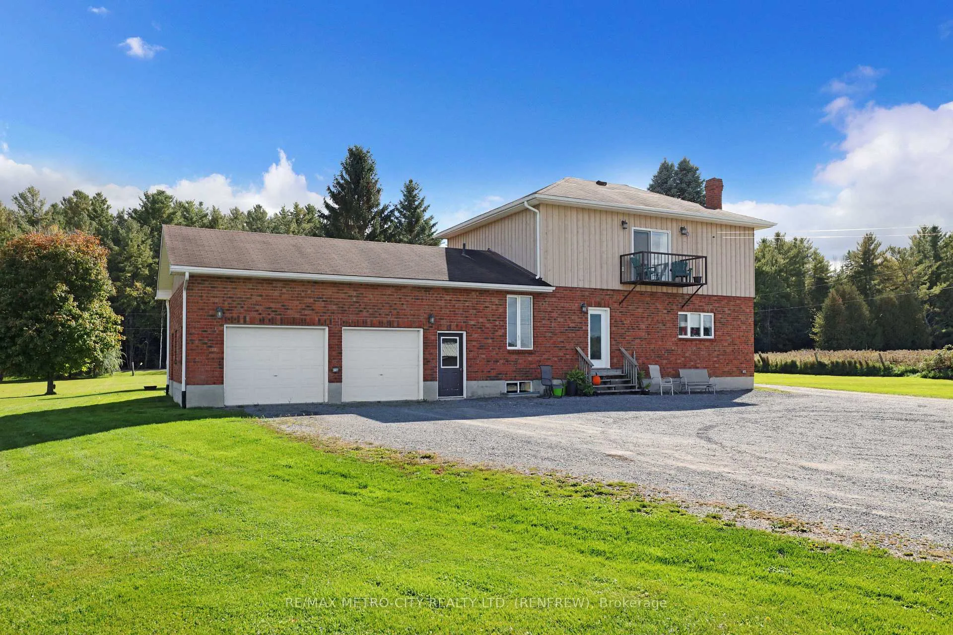 Photo 30 of 704 Clifford Side Road, McNab/Braeside, Mcnab/Braeside Twps — HOMEH