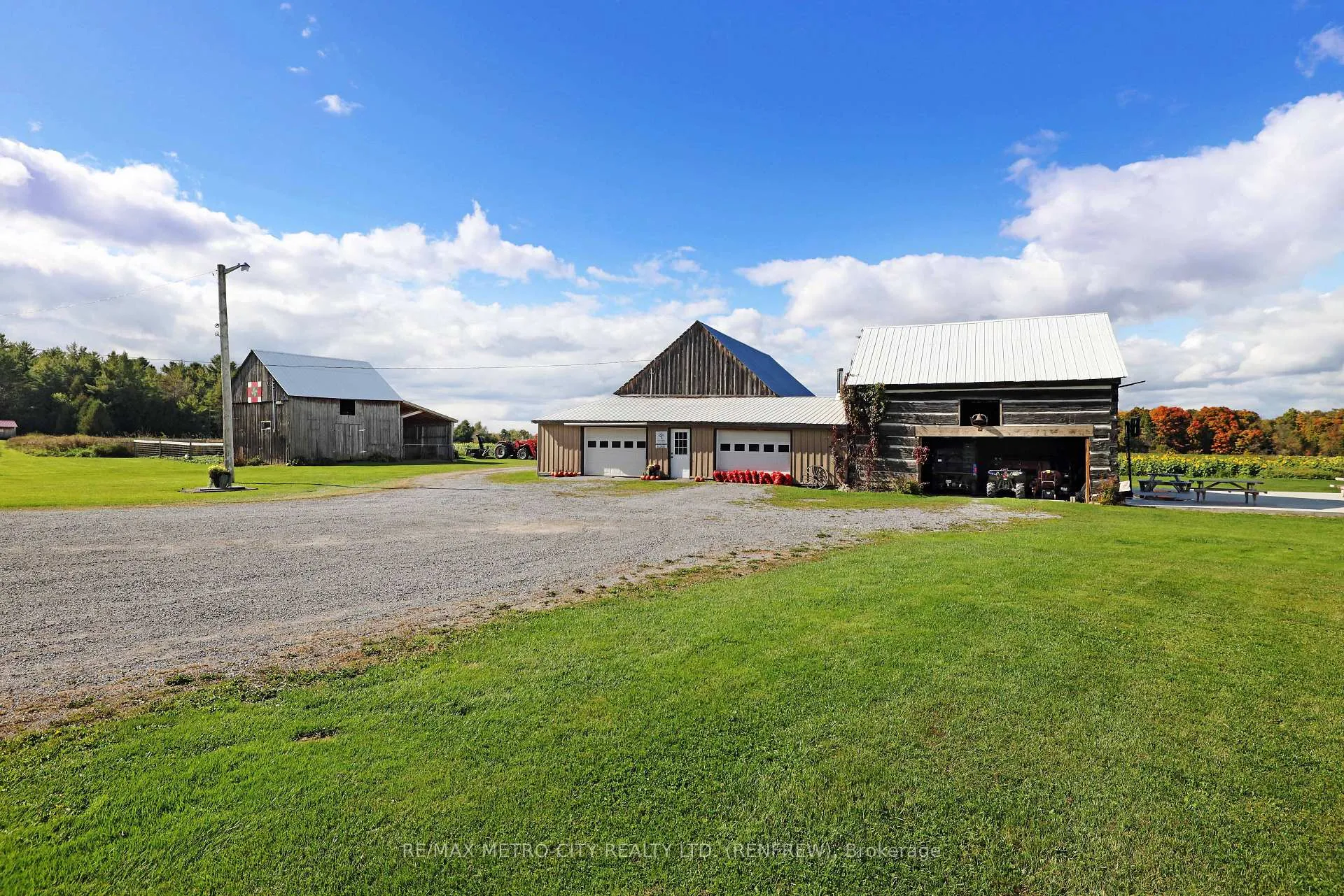 Photo 32 of 704 Clifford Side Road, McNab/Braeside, Mcnab/Braeside Twps — HOMEH