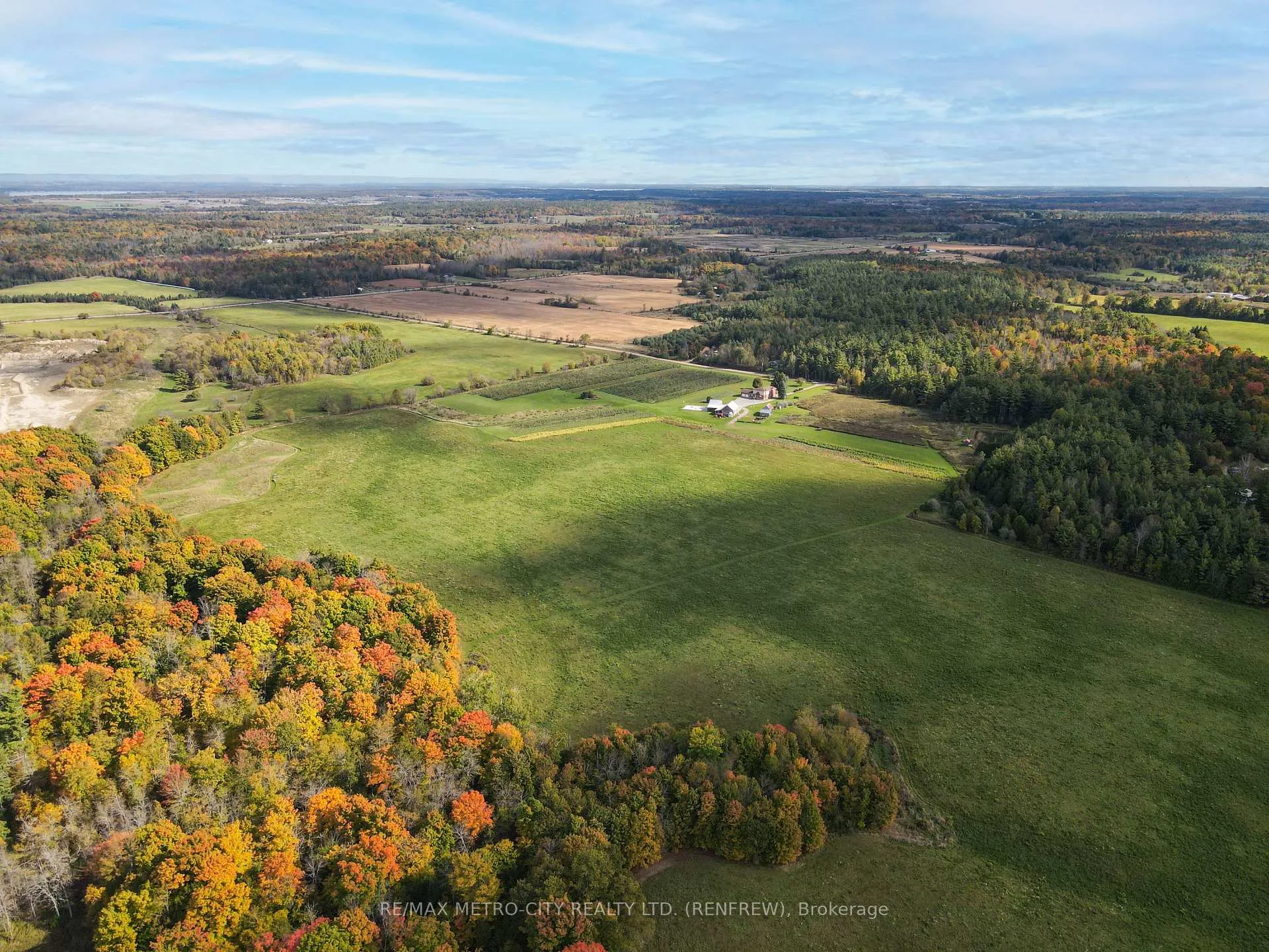 Photo 39 of 704 Clifford Side Road, McNab/Braeside, Mcnab/Braeside Twps — HOMEH