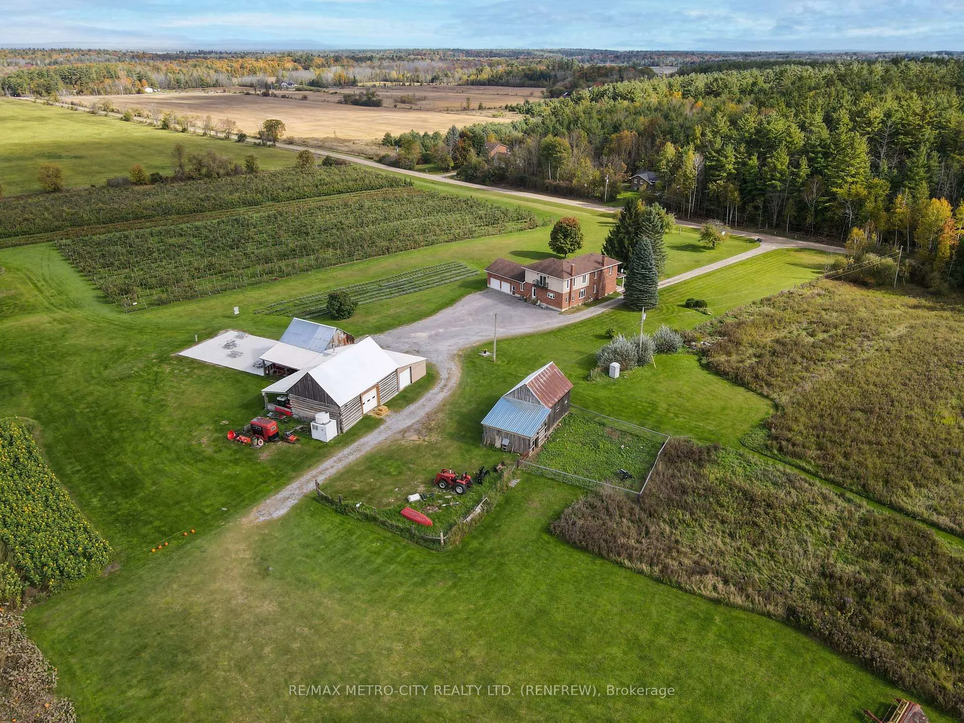 Photo 42 of 704 Clifford Side Road, McNab/Braeside, Mcnab/Braeside Twps — HOMEH
