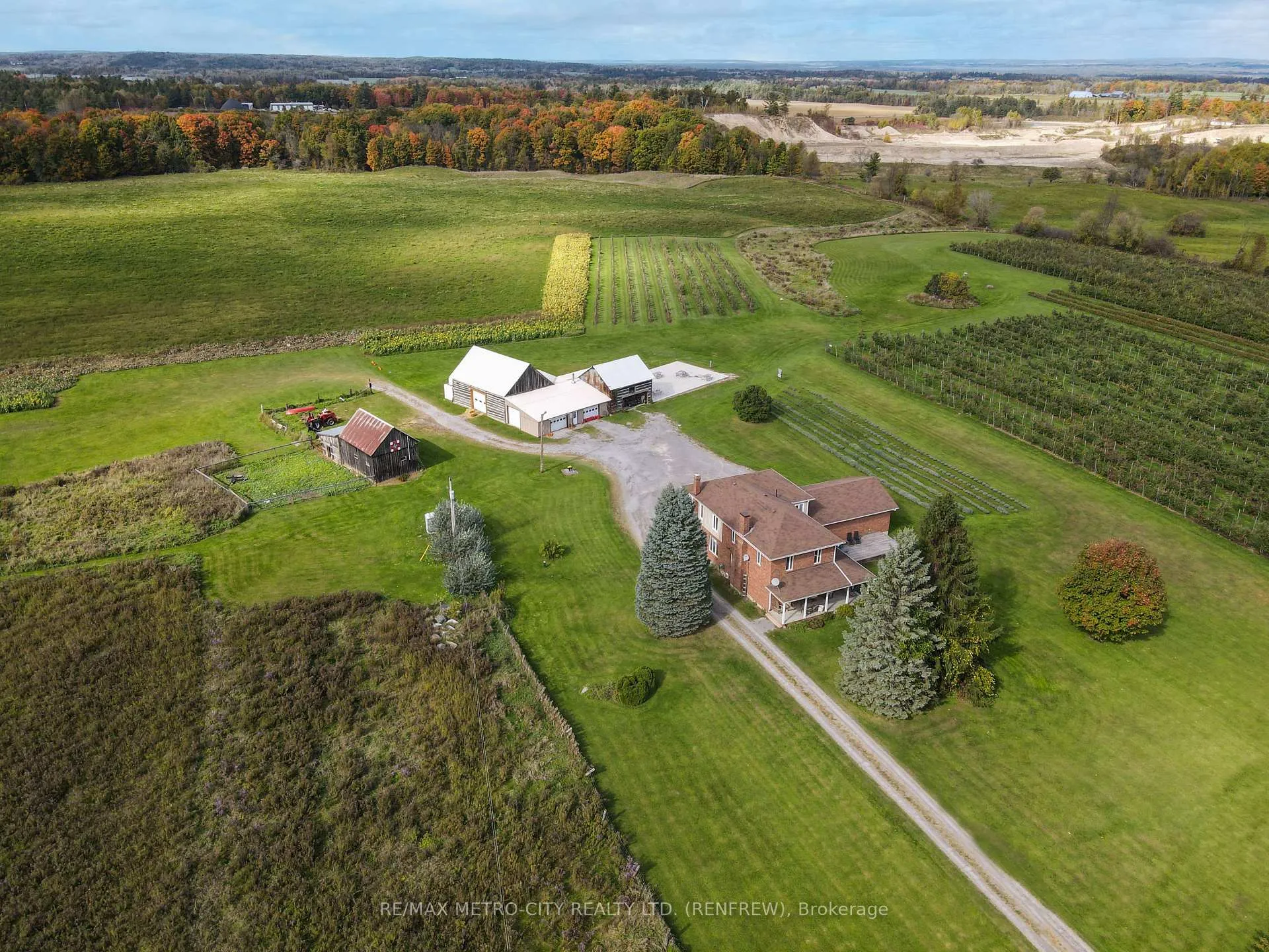 Photo 43 of 704 Clifford Side Road, McNab/Braeside, Mcnab/Braeside Twps — HOMEH