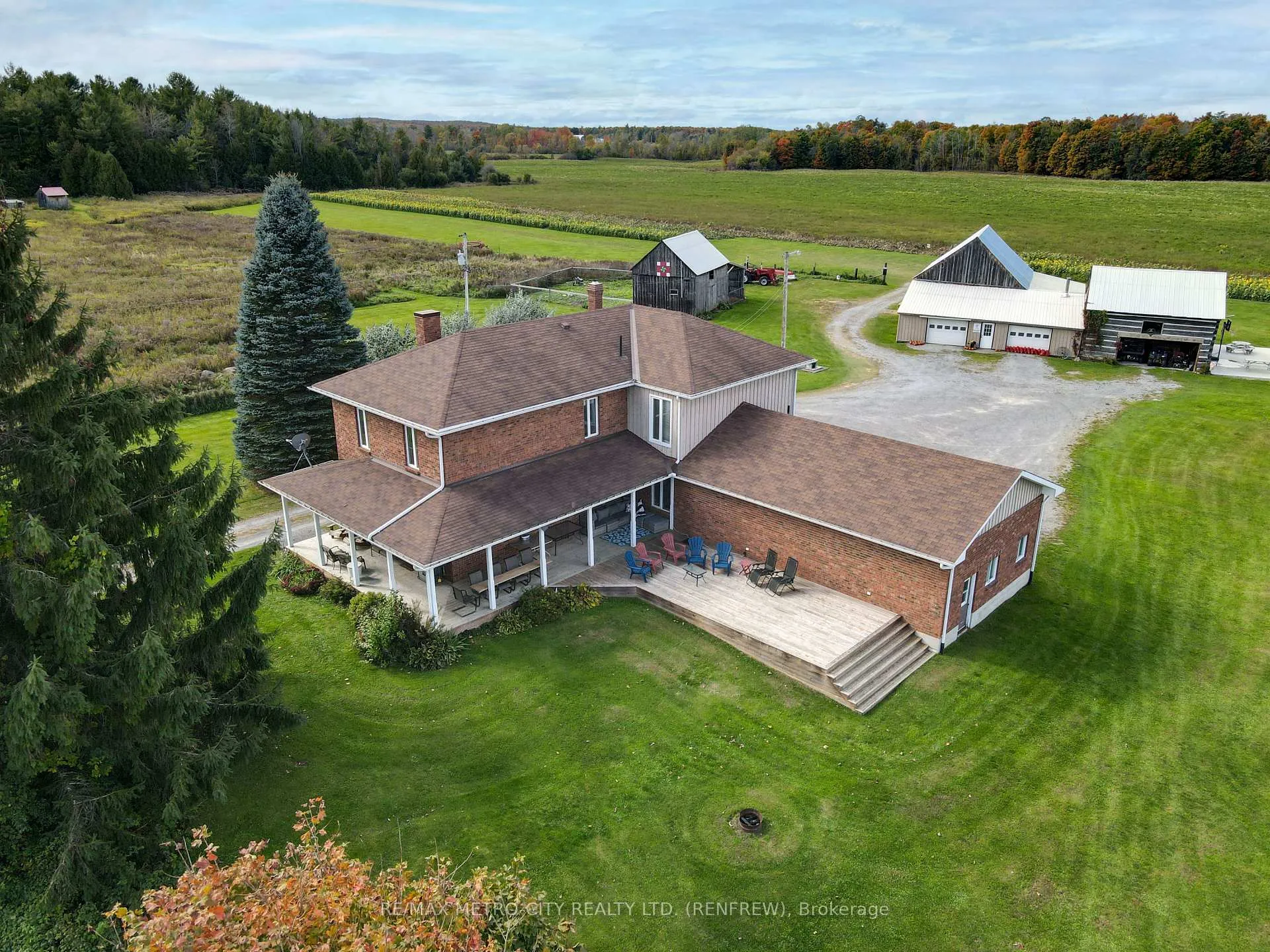 Photo 44 of 704 Clifford Side Road, McNab/Braeside, Mcnab/Braeside Twps — HOMEH
