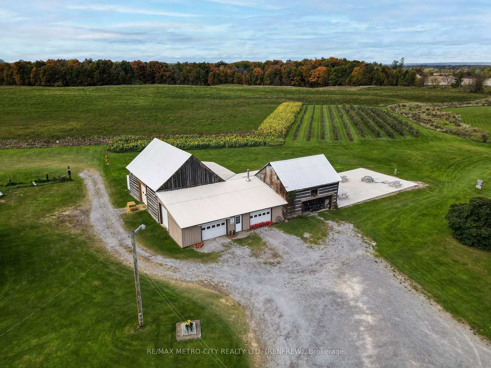 Photo 46 of 704 Clifford Side Road, McNab/Braeside, Mcnab/Braeside Twps — HOMEH