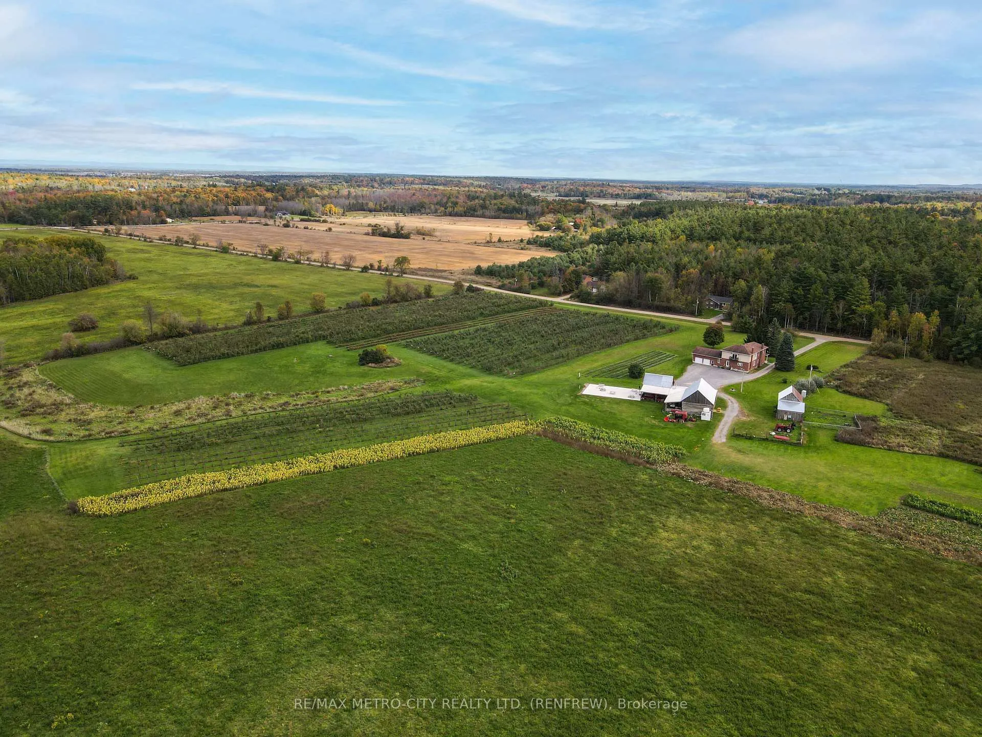 Photo 47 of 704 Clifford Side Road, McNab/Braeside, Mcnab/Braeside Twps — HOMEH