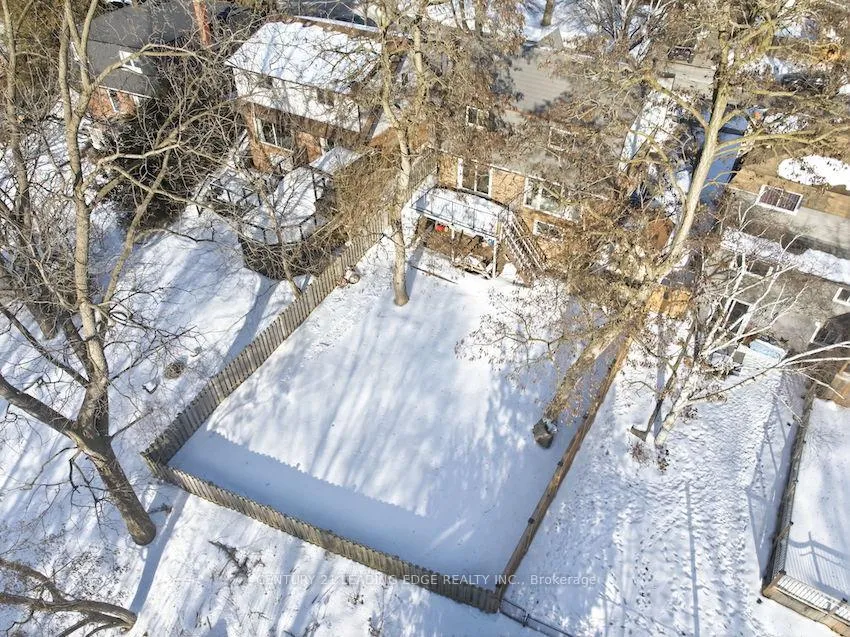Photo 6 of 486 Crestwood Drive, Oshawa, O'Neill — HOMEH