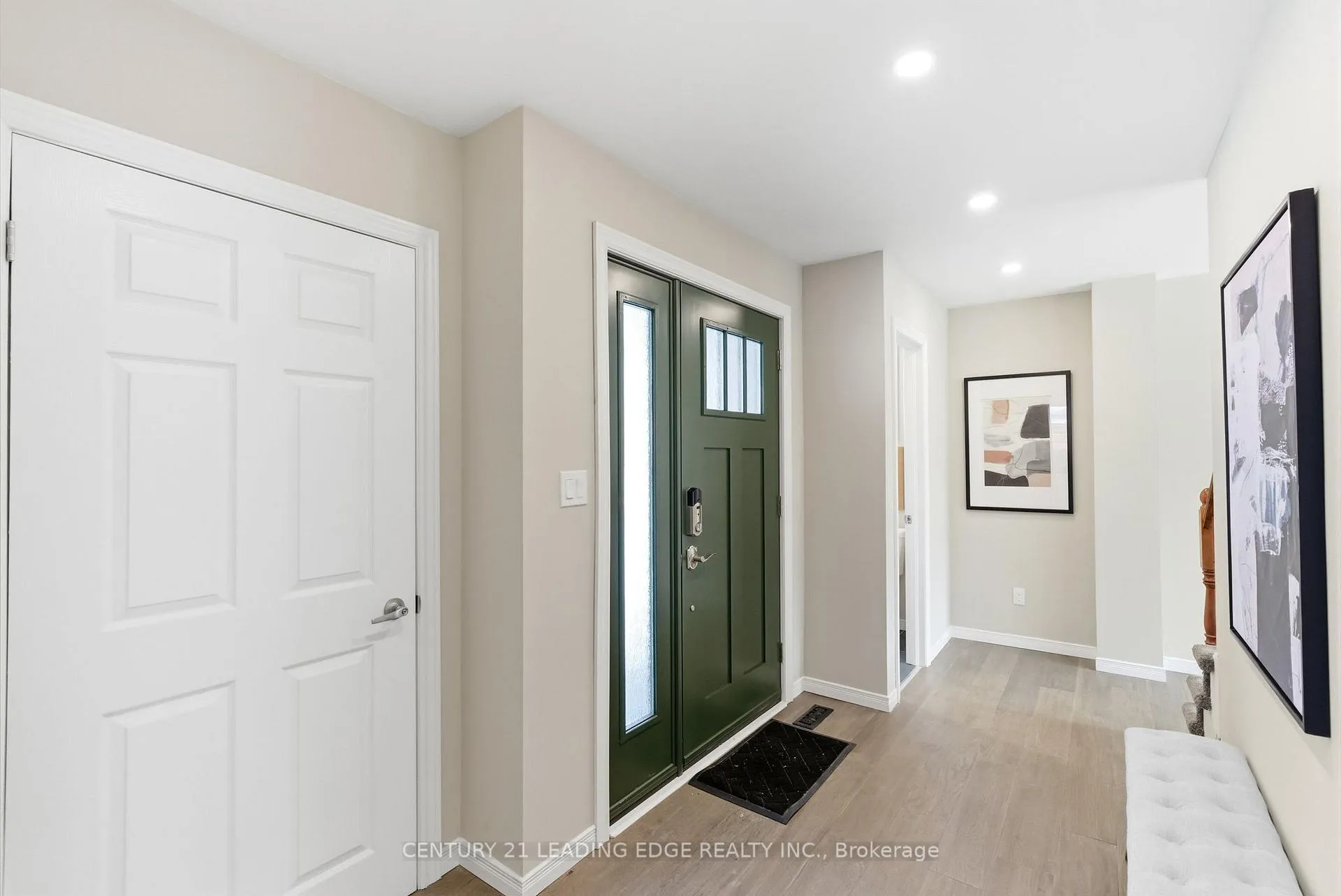 Photo 8 of 486 Crestwood Drive, Oshawa, O'Neill — HOMEH