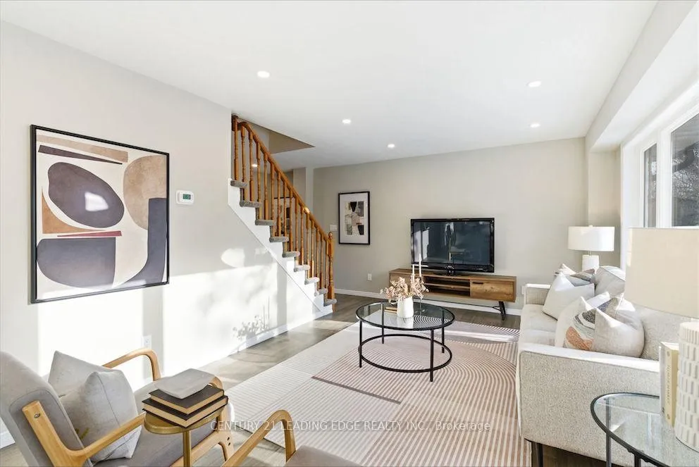 Photo 13 of 486 Crestwood Drive, Oshawa, O'Neill — HOMEH