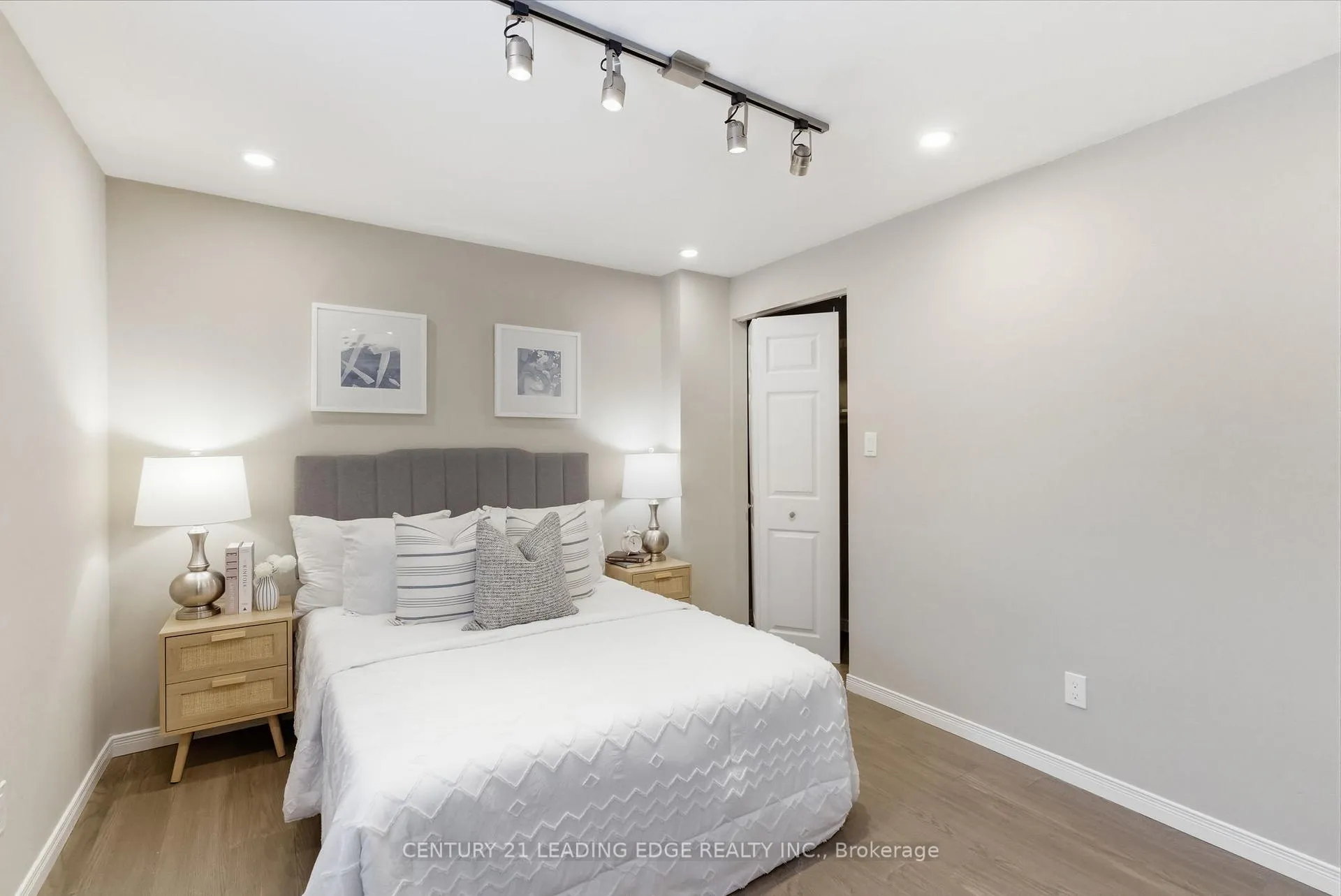 Photo 24 of 486 Crestwood Drive, Oshawa, O'Neill — HOMEH
