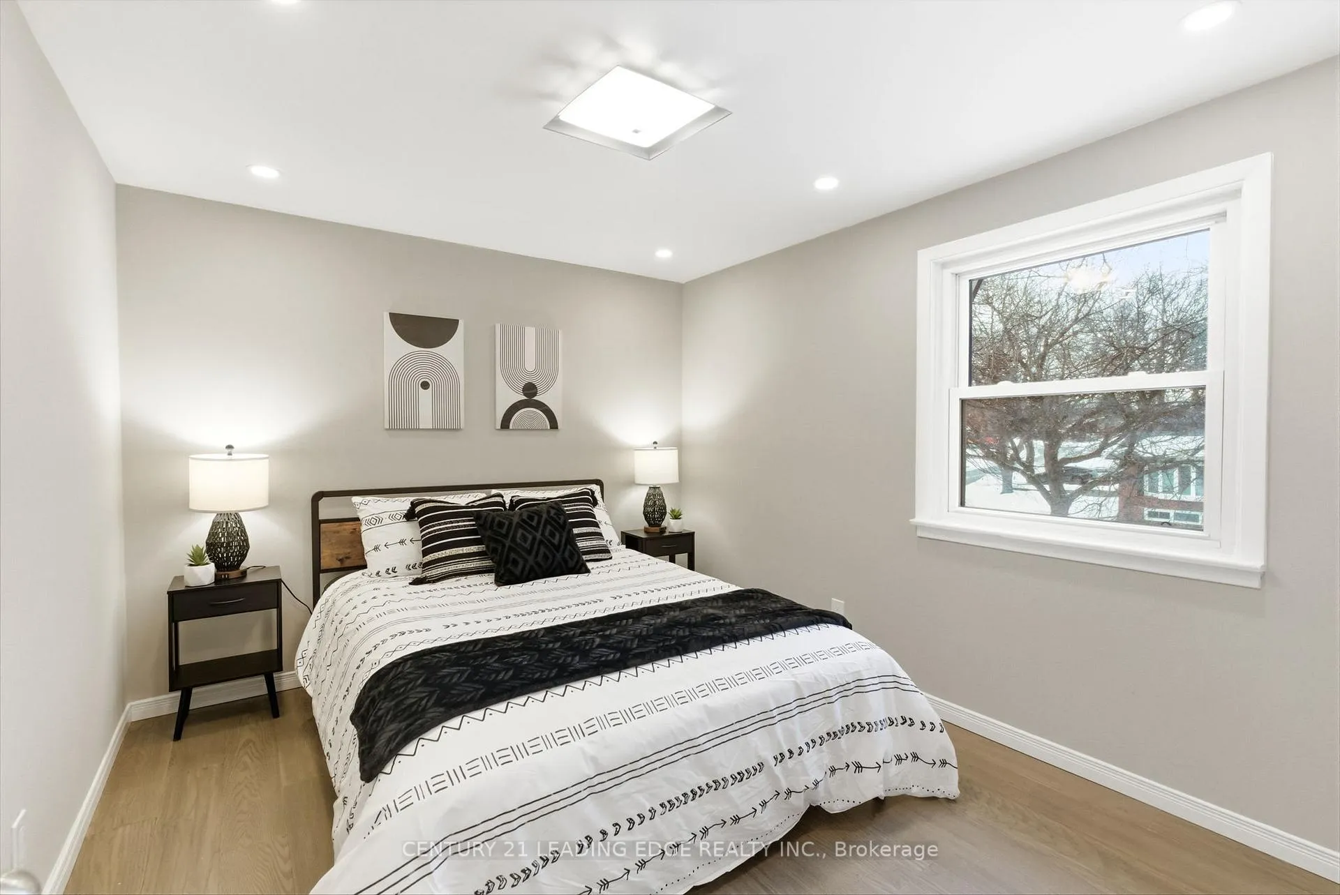 Photo 25 of 486 Crestwood Drive, Oshawa, O'Neill — HOMEH
