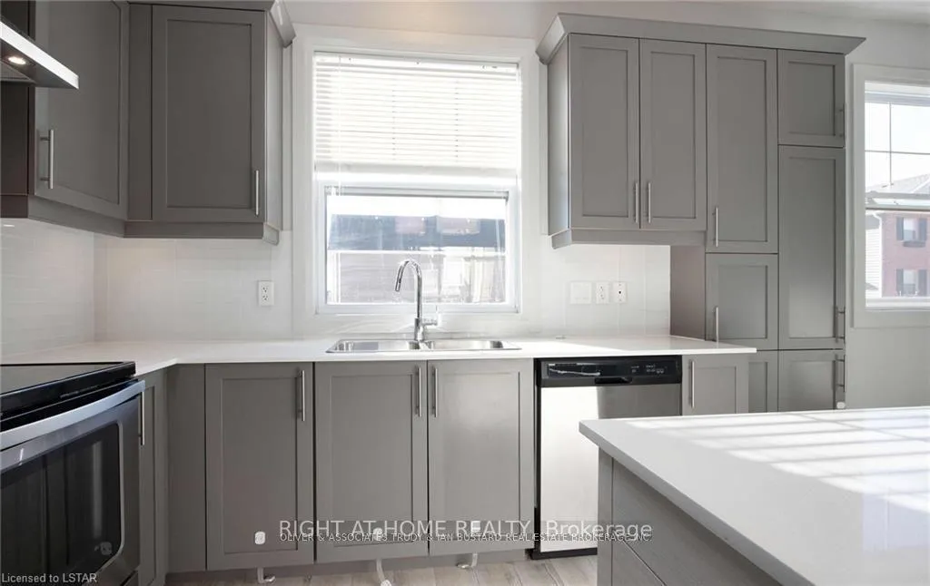 Photo 7 of Unit 62, 3025 Singleton Avenue, London, South W — HOMEH