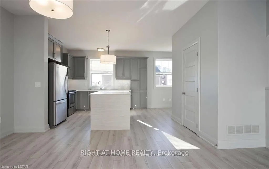 Photo 8 of Unit 62, 3025 Singleton Avenue, London, South W — HOMEH