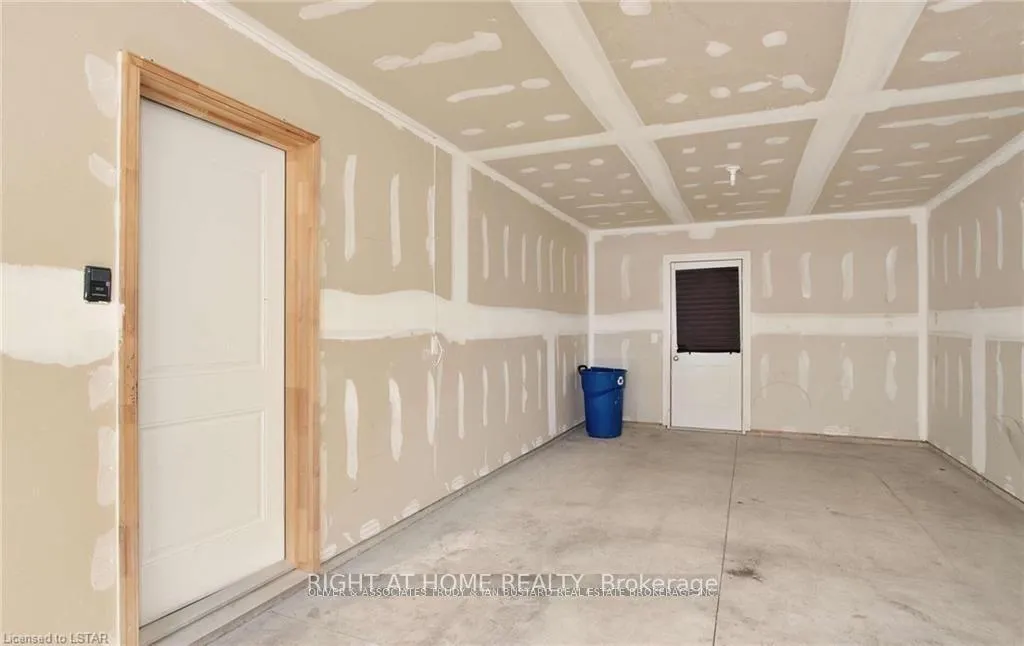 Photo 23 of Unit 62, 3025 Singleton Avenue, London, South W — HOMEH