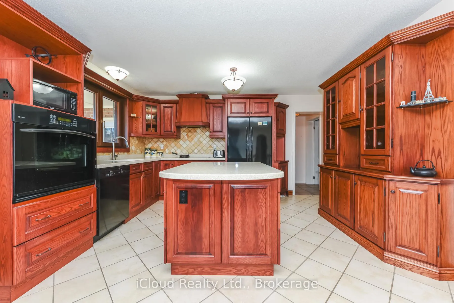 Photo 18 of 3 Cedar Drive, Caledon, Caledon Village — HOMEH