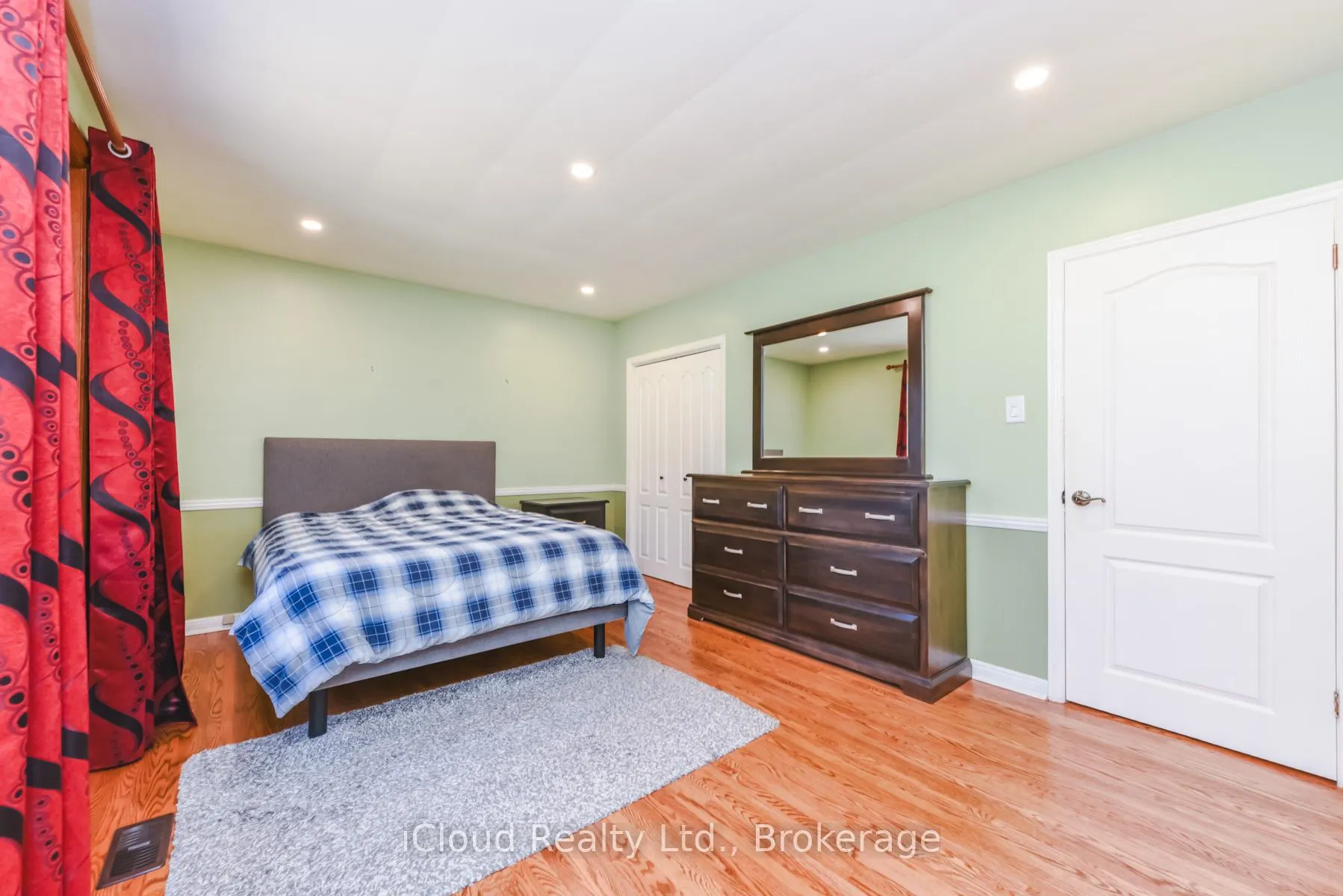 Photo 36 of 3 Cedar Drive, Caledon, Caledon Village — HOMEH