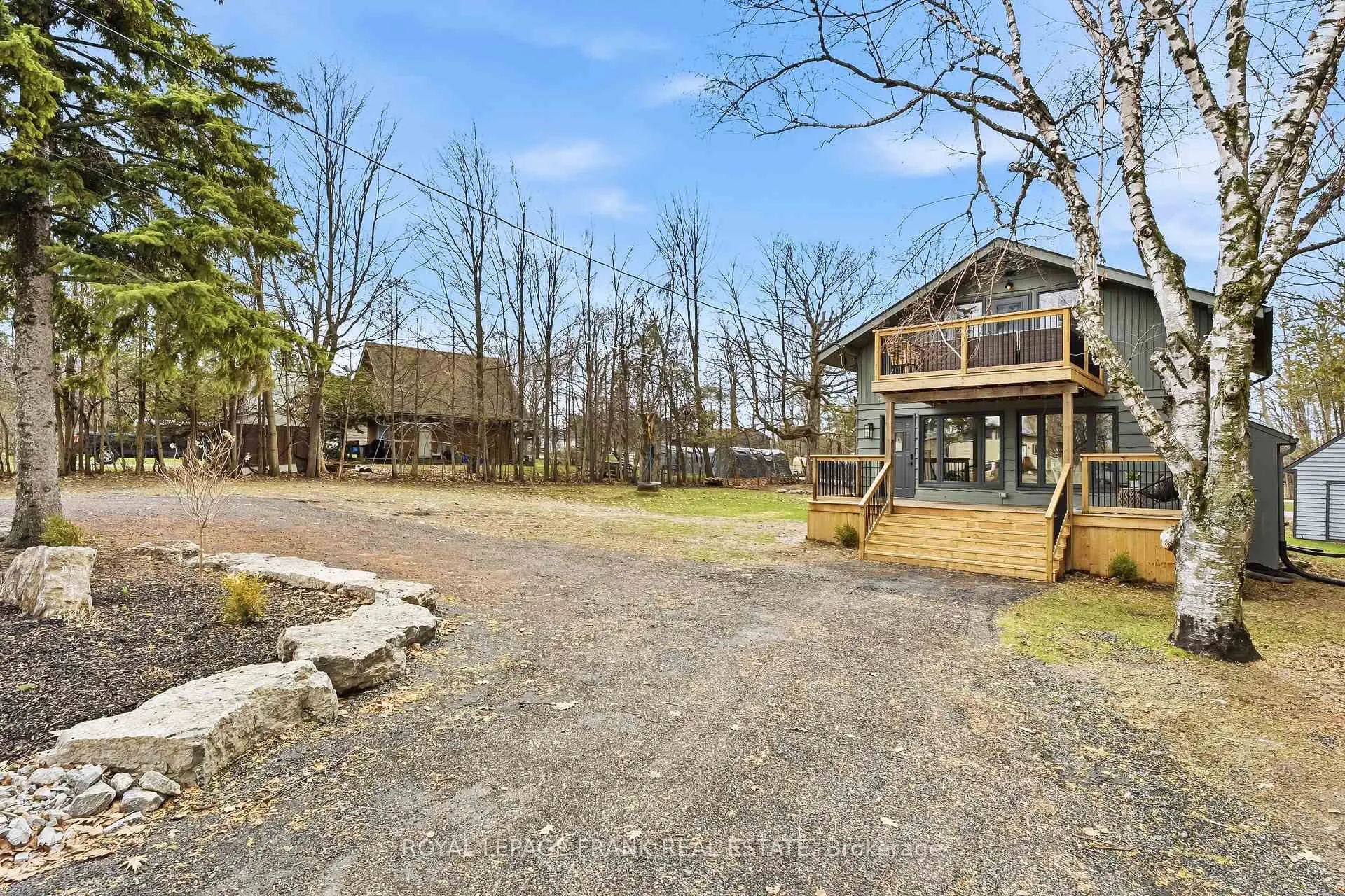 Photo 3 of 12 Shelley Drive, Kawartha Lakes, Mariposa — HOMEH
