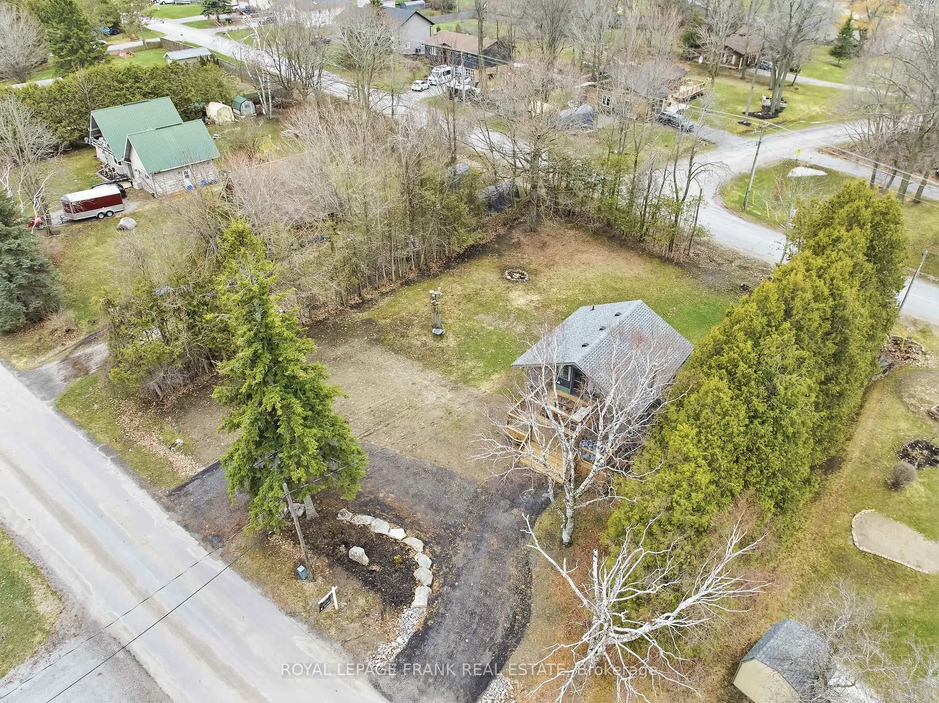 Photo 5 of 12 Shelley Drive, Kawartha Lakes, Mariposa — HOMEH