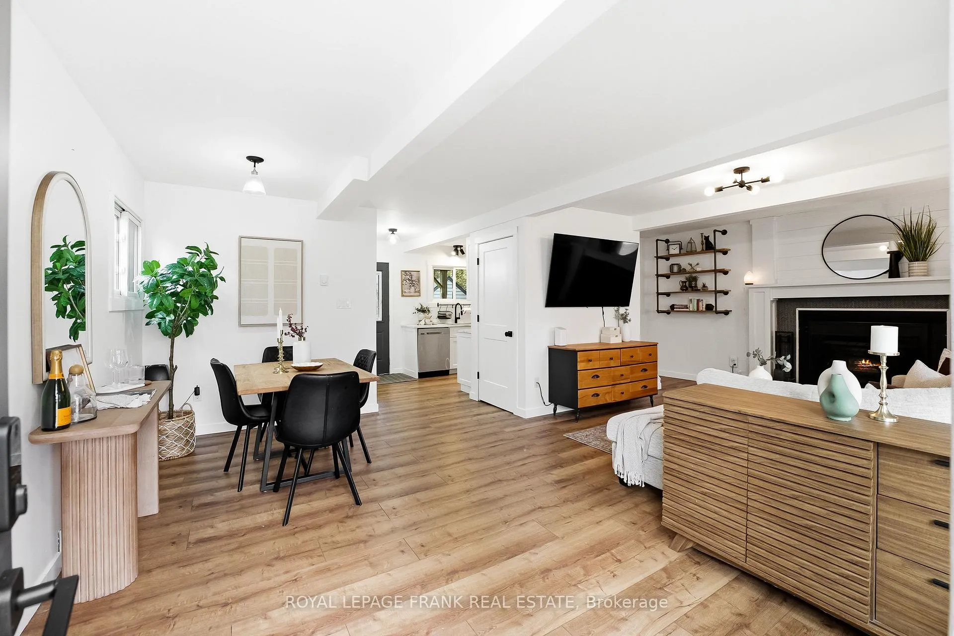 Photo 14 of 12 Shelley Drive, Kawartha Lakes, Mariposa — HOMEH