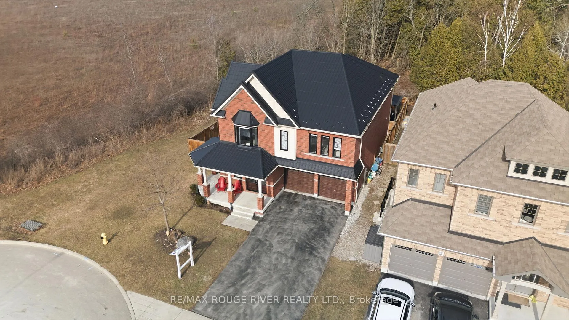Photo 2 of 201 Varcoe Road, Clarington, Courtice — HOMEH