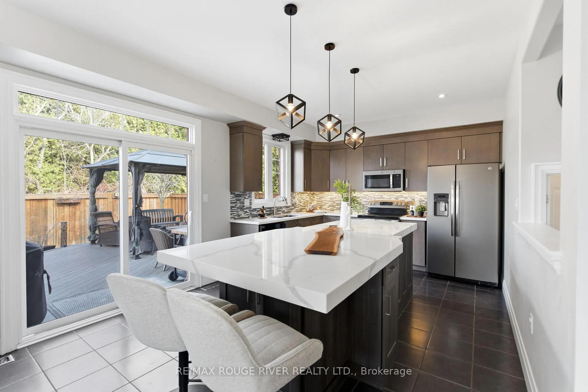 Photo 8 of 201 Varcoe Road, Clarington, Courtice — HOMEH