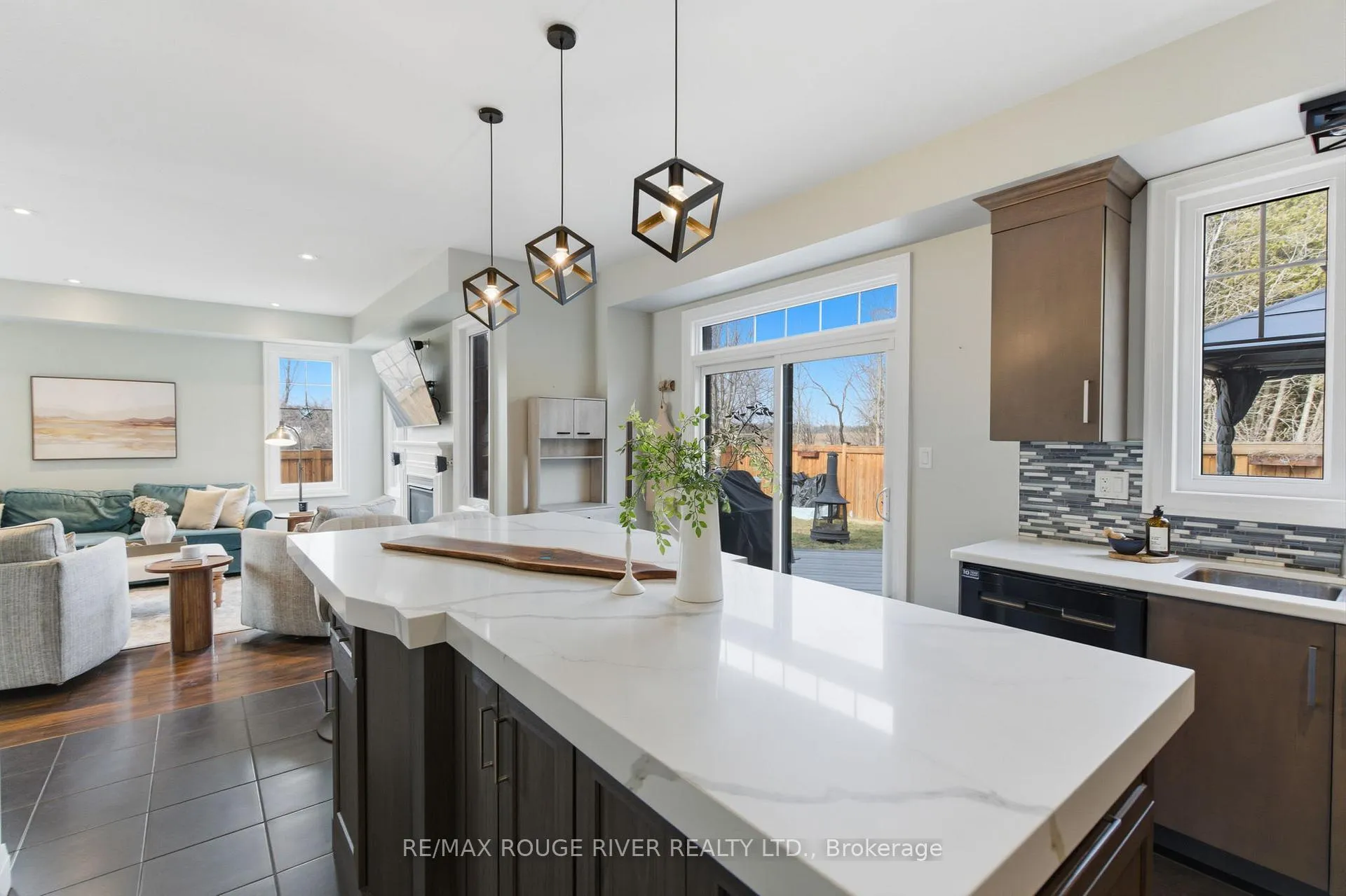 Photo 13 of 201 Varcoe Road, Clarington, Courtice — HOMEH
