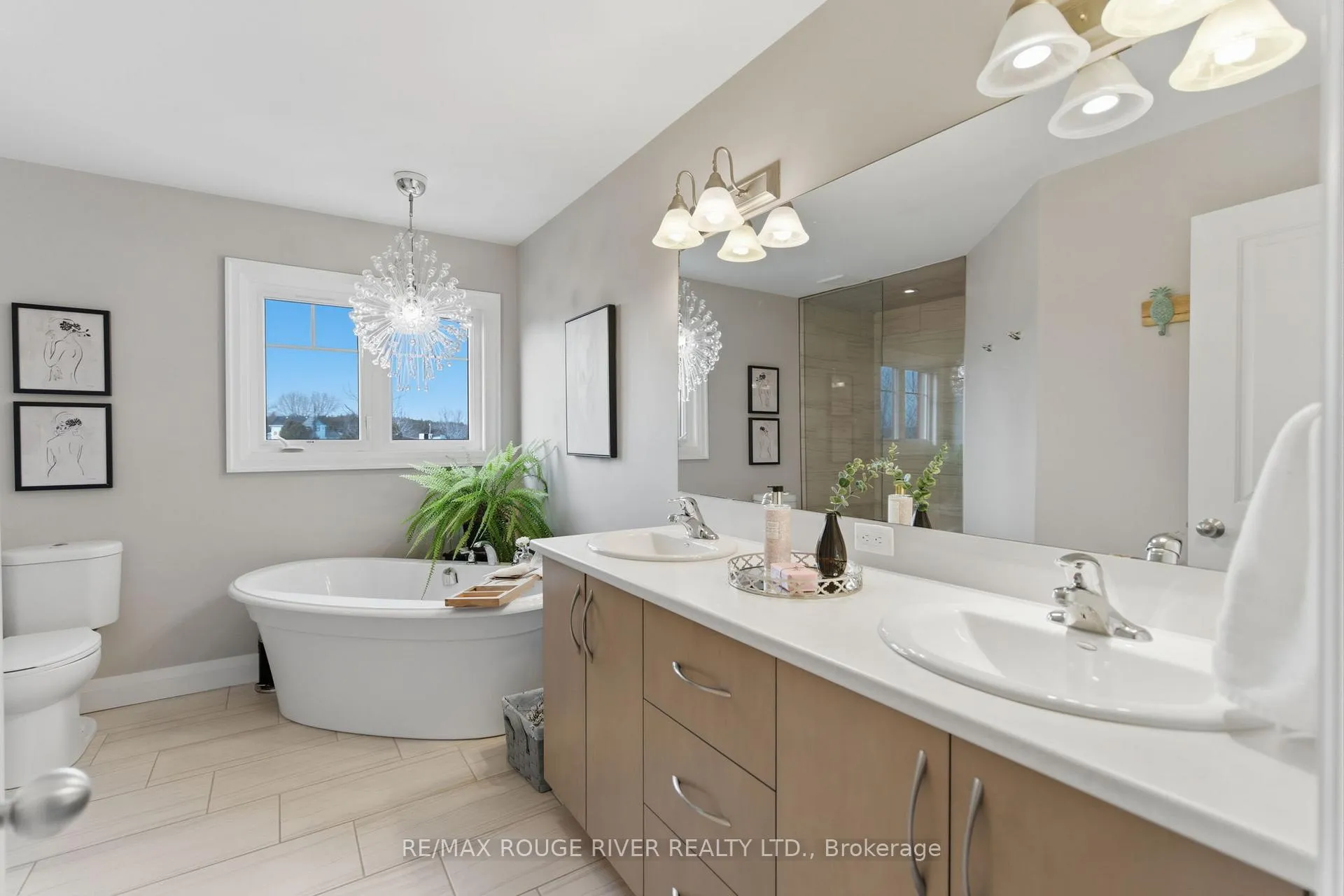 Photo 18 of 201 Varcoe Road, Clarington, Courtice — HOMEH