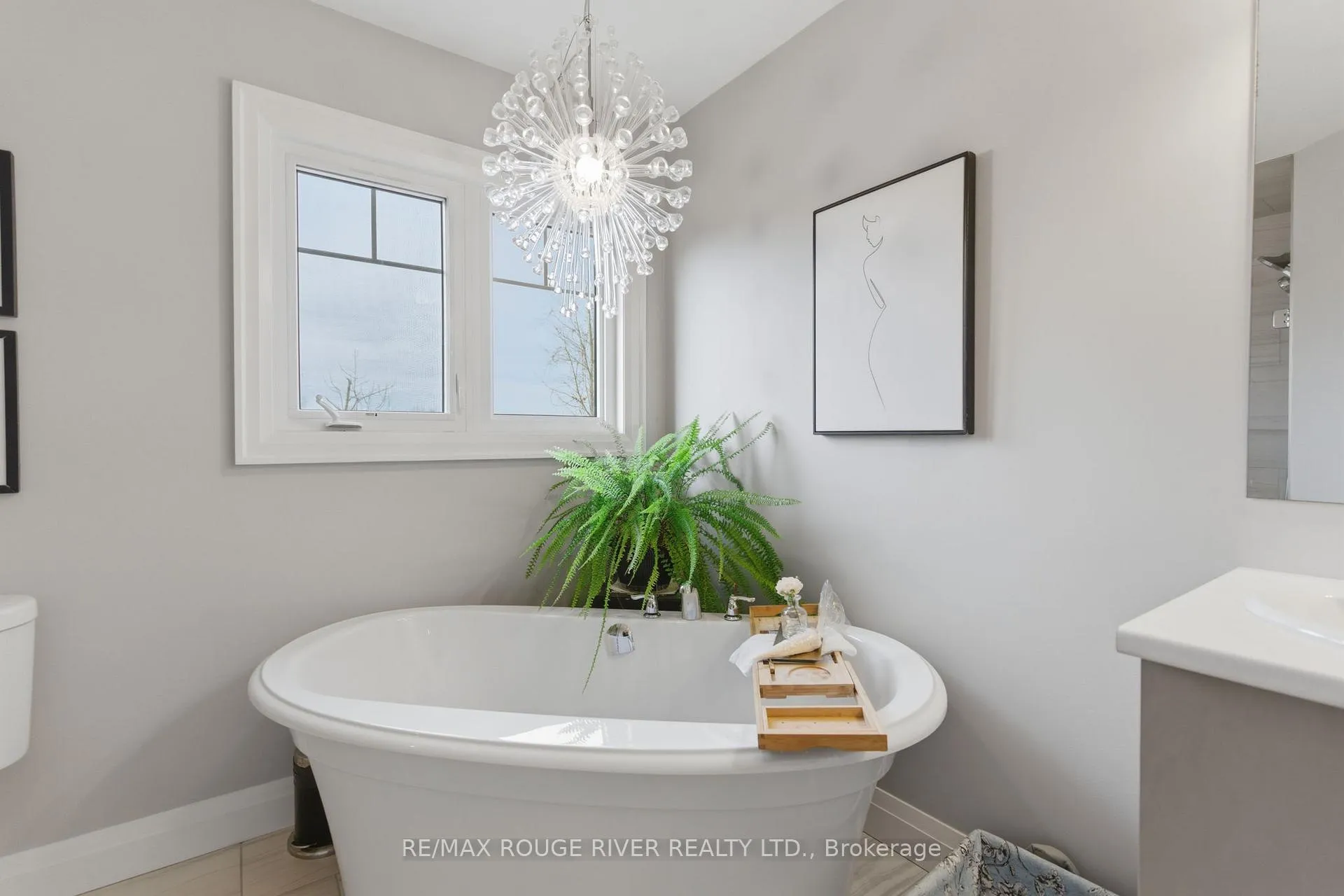 Photo 19 of 201 Varcoe Road, Clarington, Courtice — HOMEH