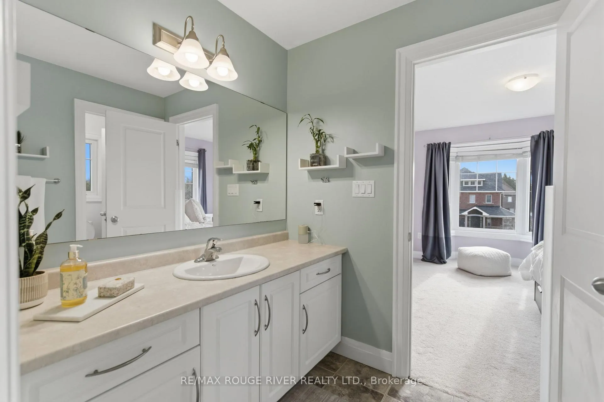 Photo 24 of 201 Varcoe Road, Clarington, Courtice — HOMEH